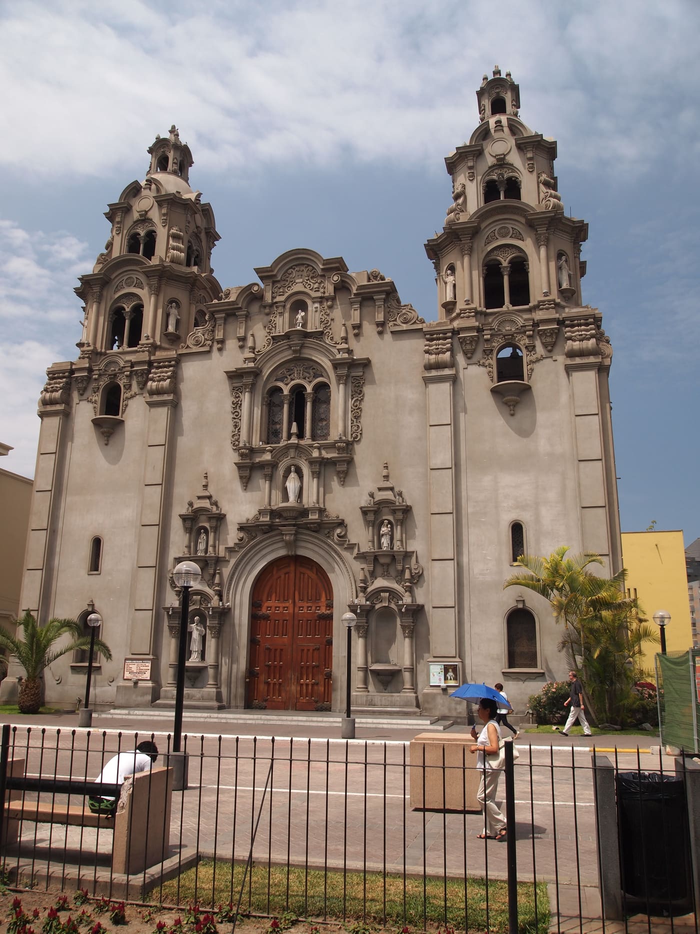 Iglesia Virgen Milagrosa, Miraflores