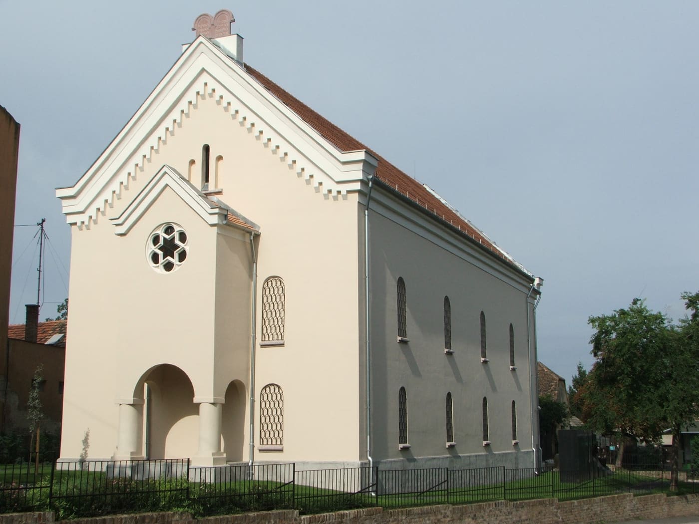 Synagogue Tata