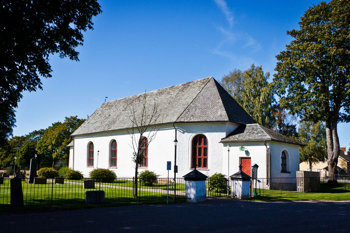 Gunnarsnäs Church