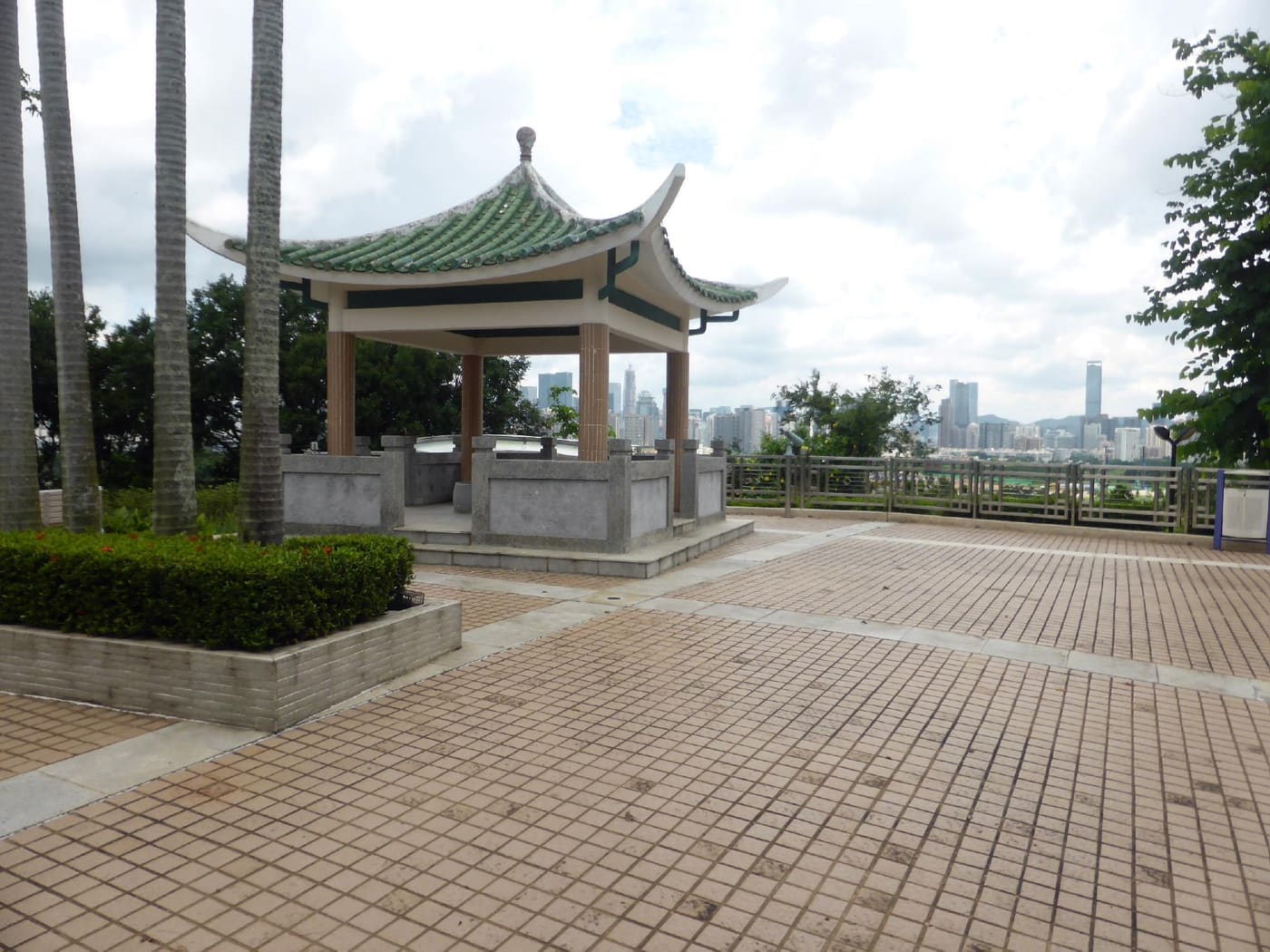 Lok Ma Chau Garden