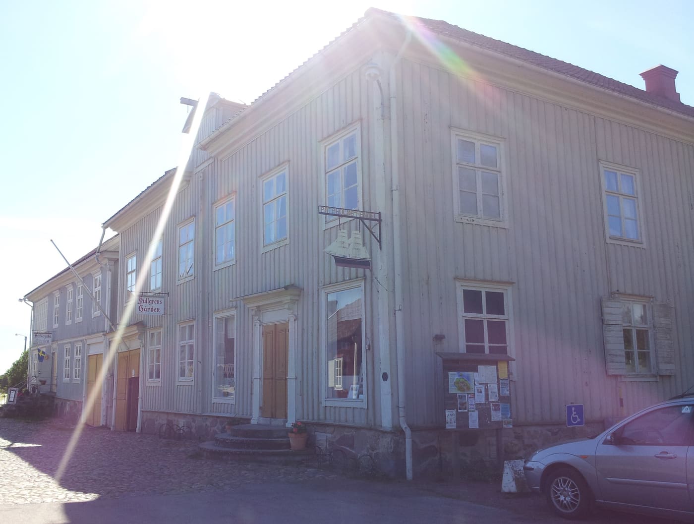 Hullgrenska gården