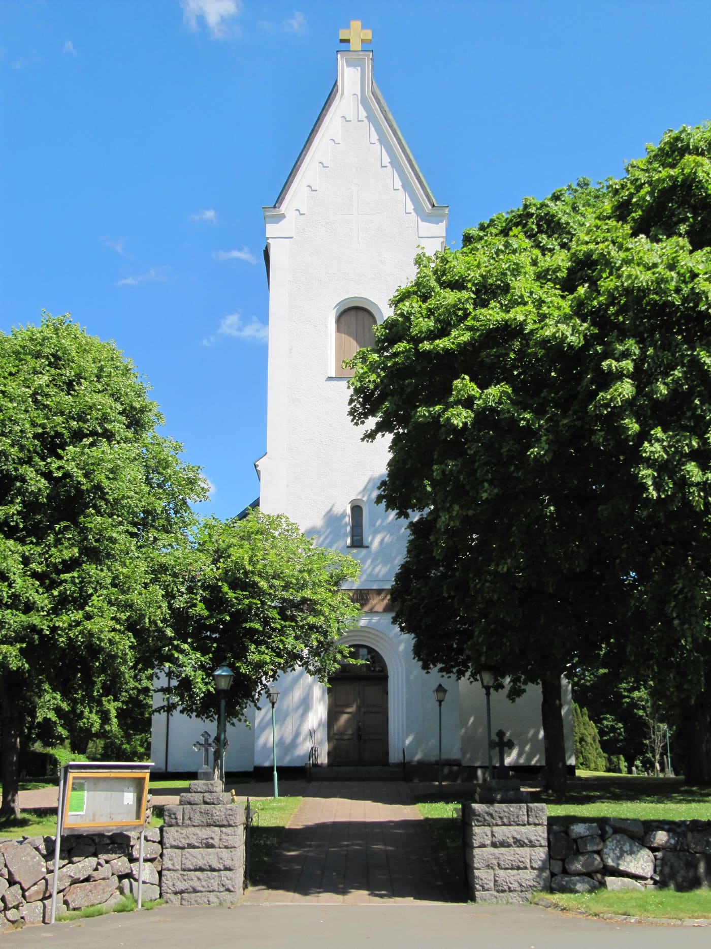 Hässleby Church