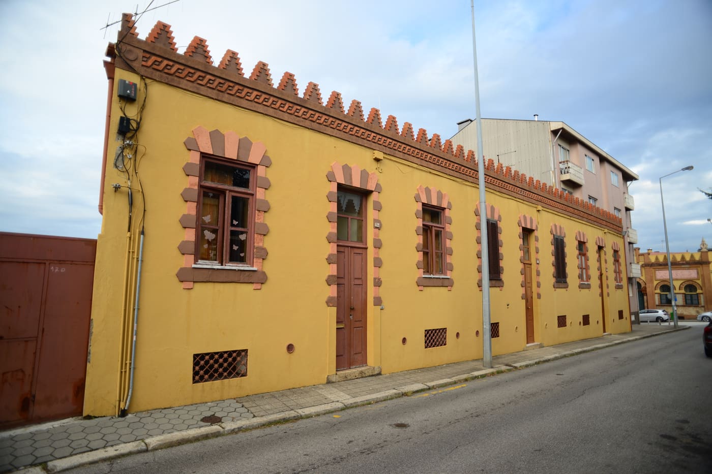 Casas em banda na Rua de Almeida Costa