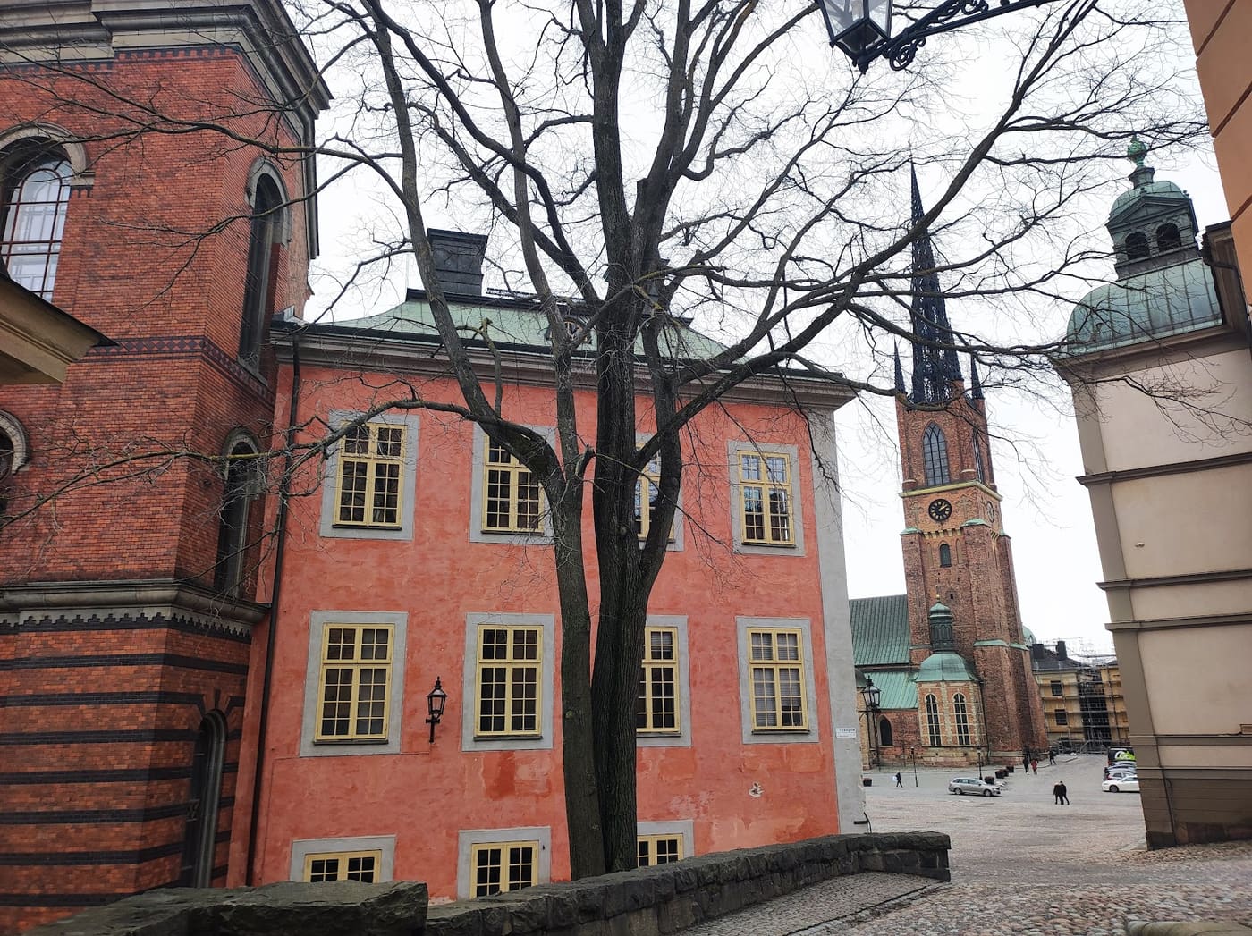 Sparreska palatset, Fredsgatan