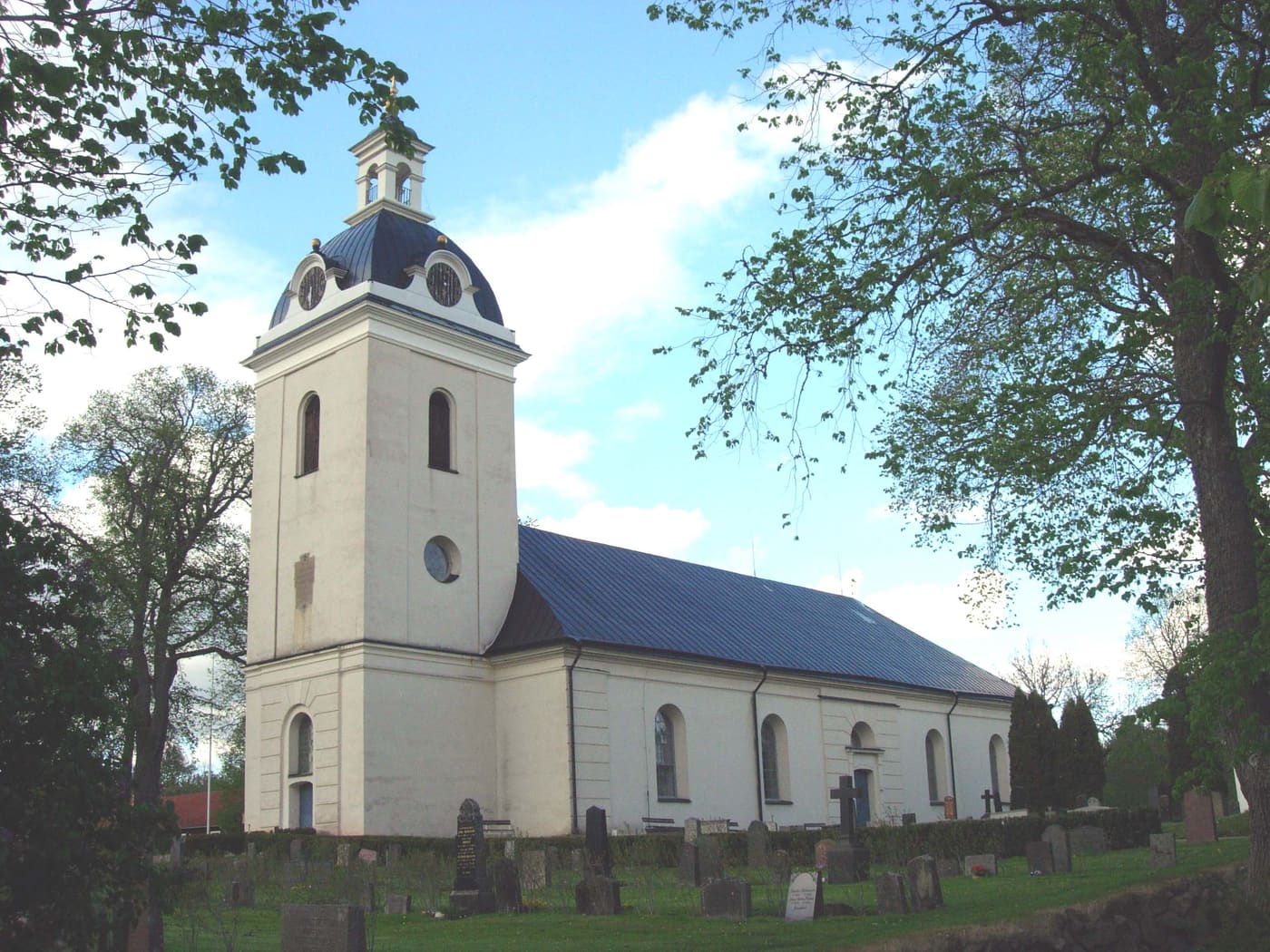 Linderås Church