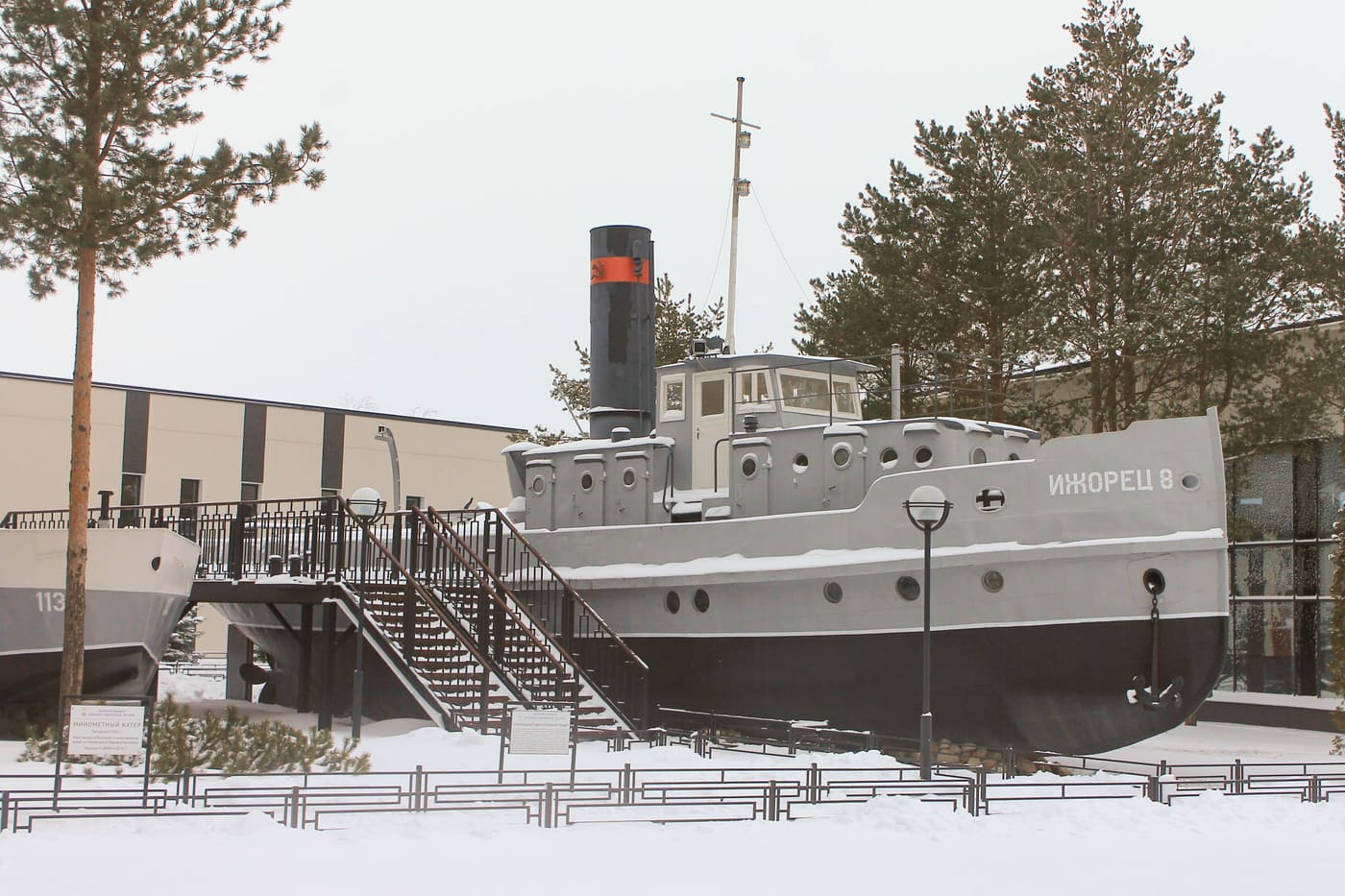 Road of Life museum in Ladoga lake station