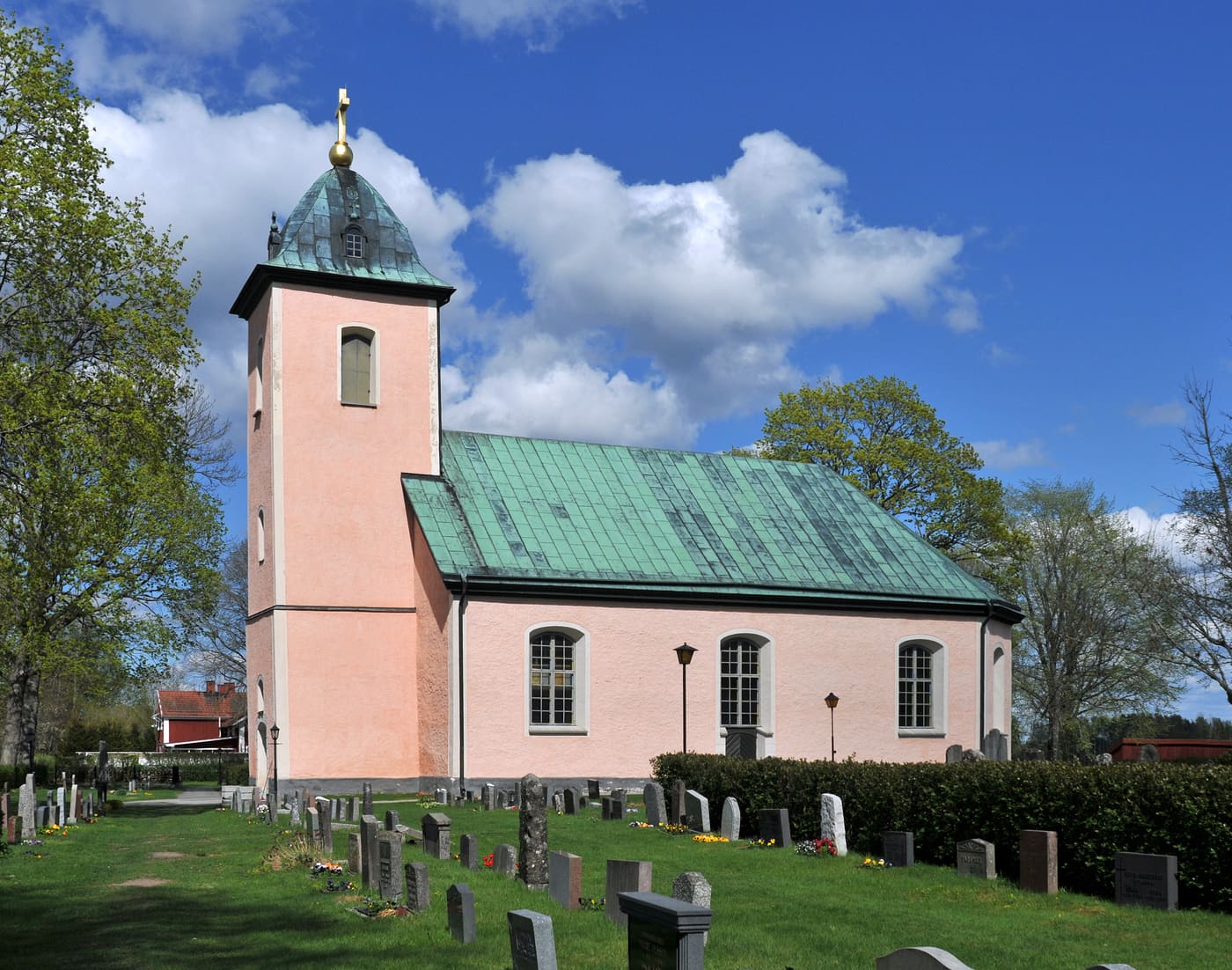 Lännäs Church