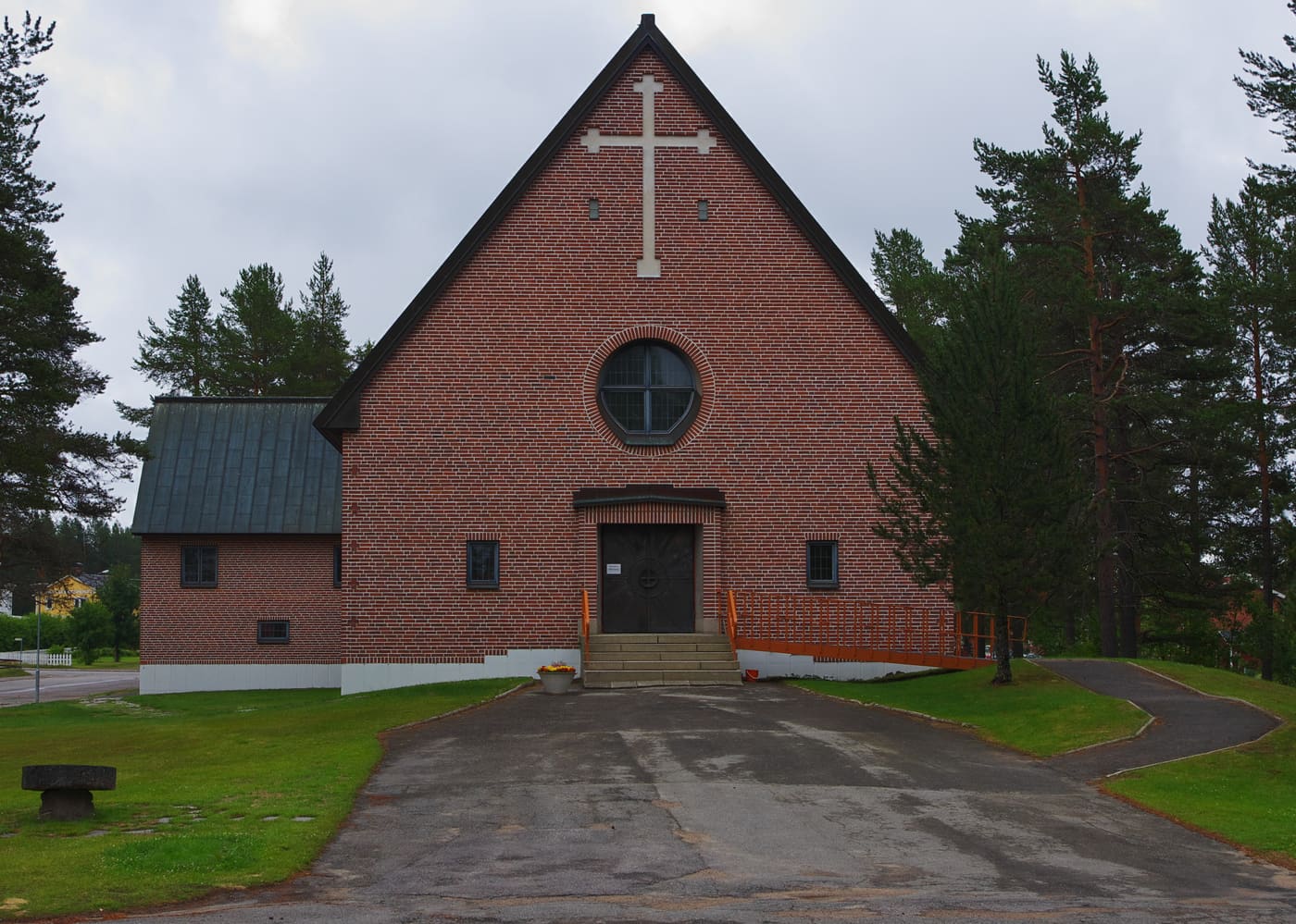 Sankt Mikaels kyrka, Jörn
