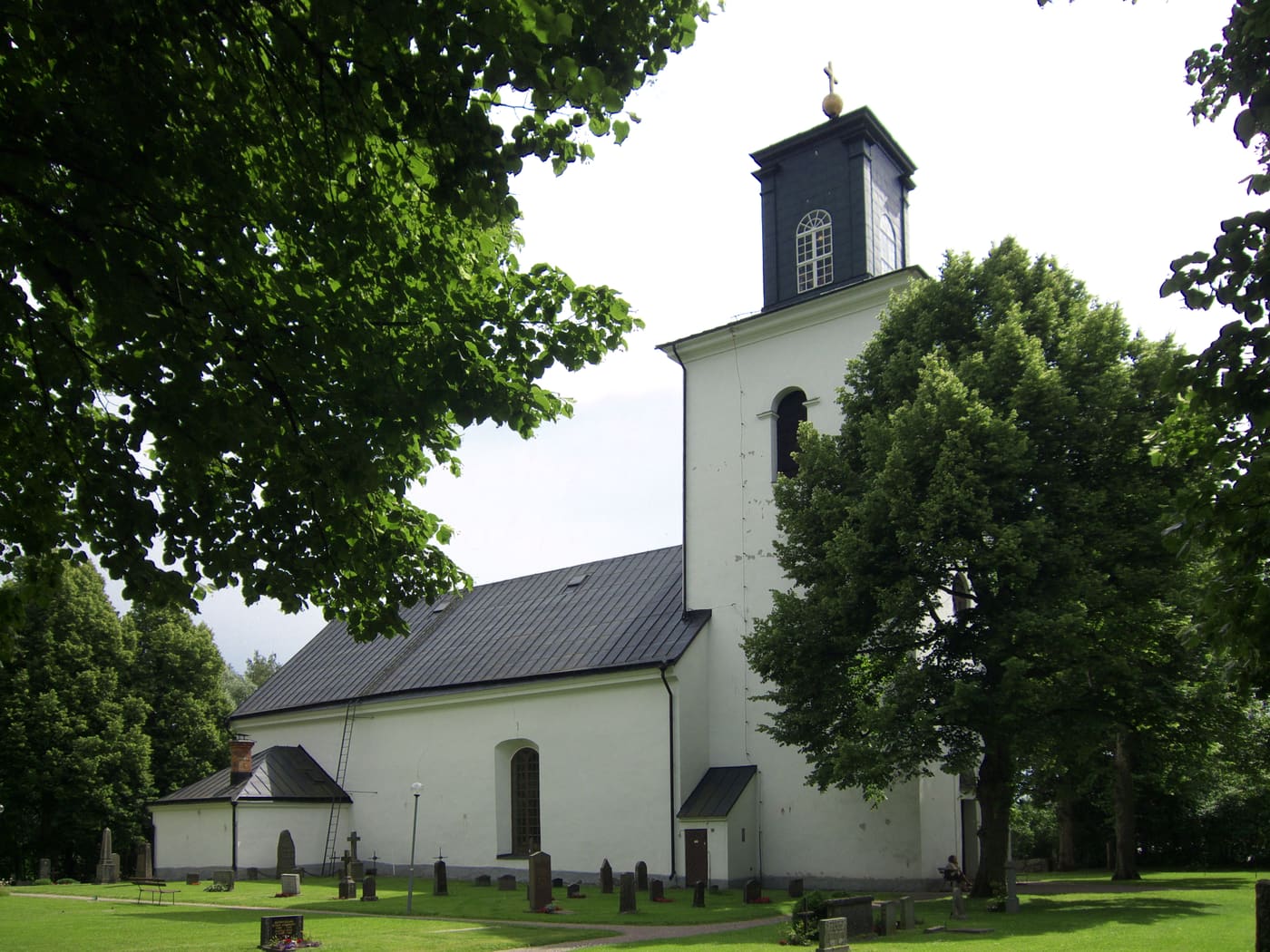 Tortuna Church
