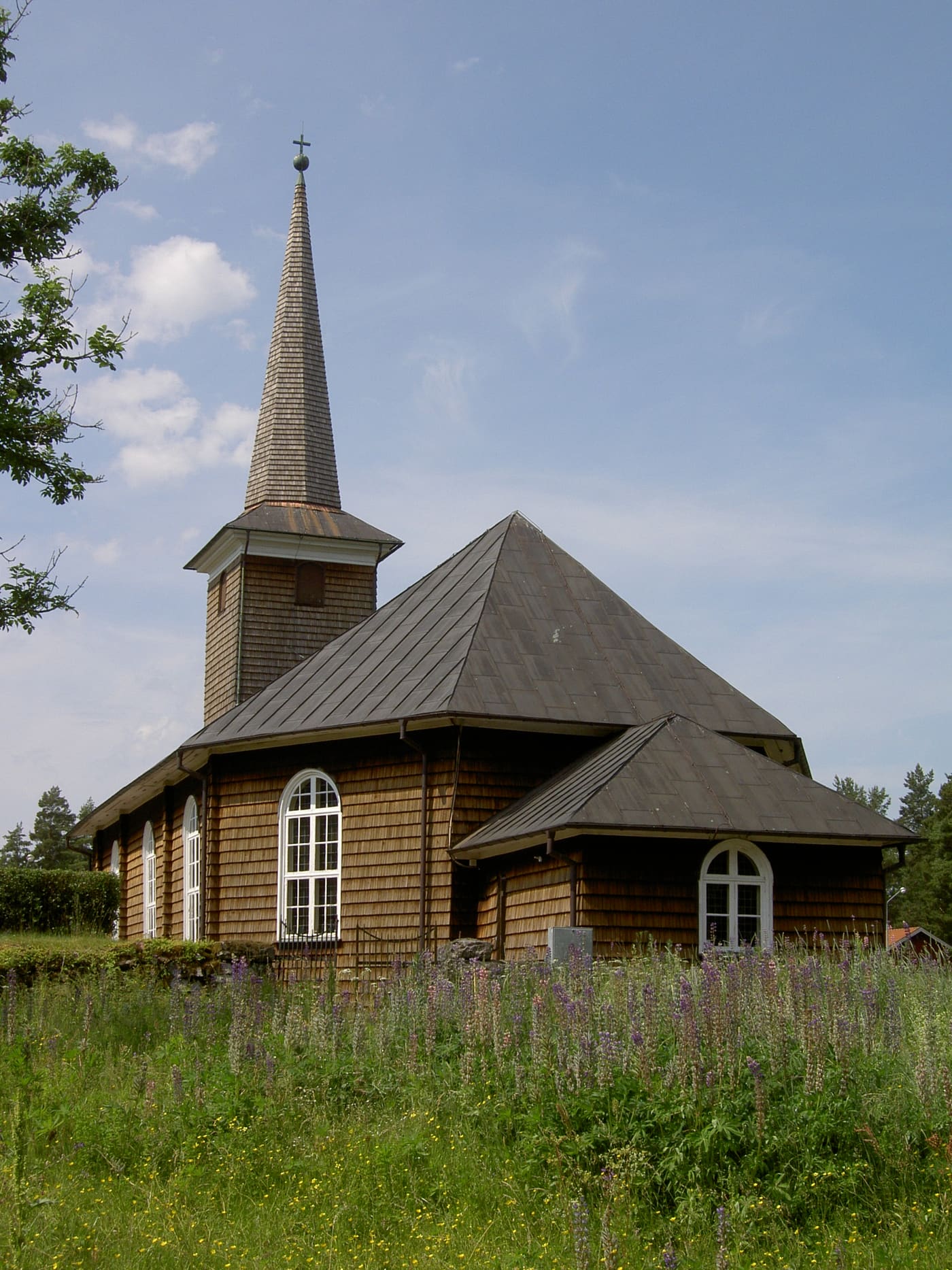 Tveta Church