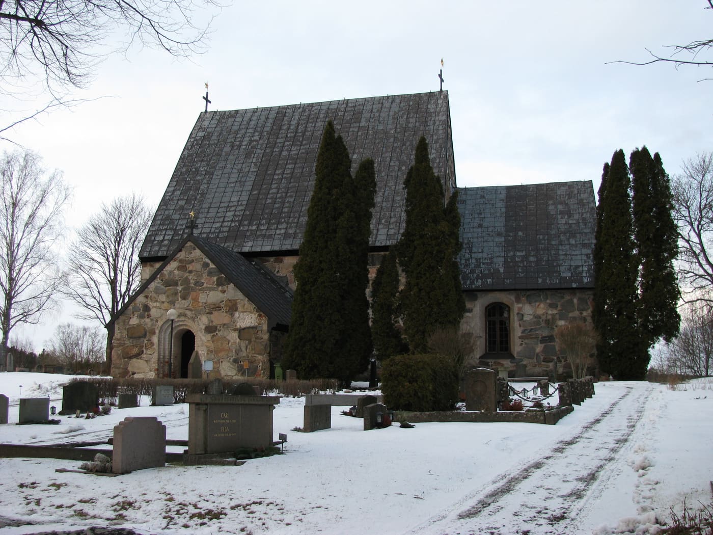Össeby-Garns church
