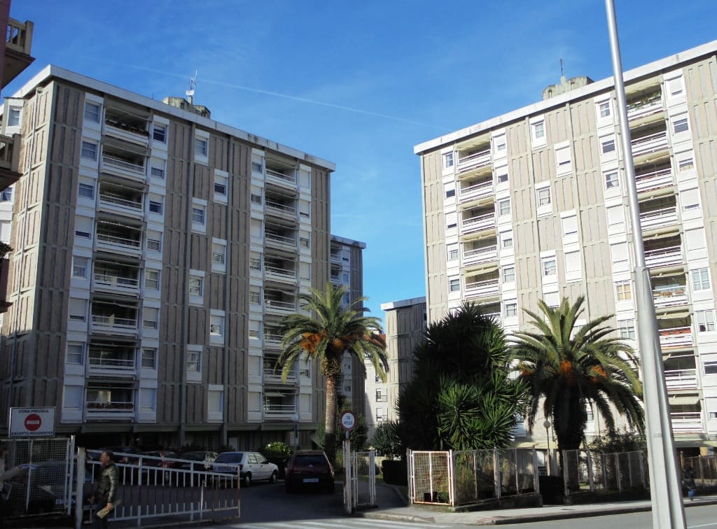 Bar Boo residential buildings in Campolongo (Pontevedra)