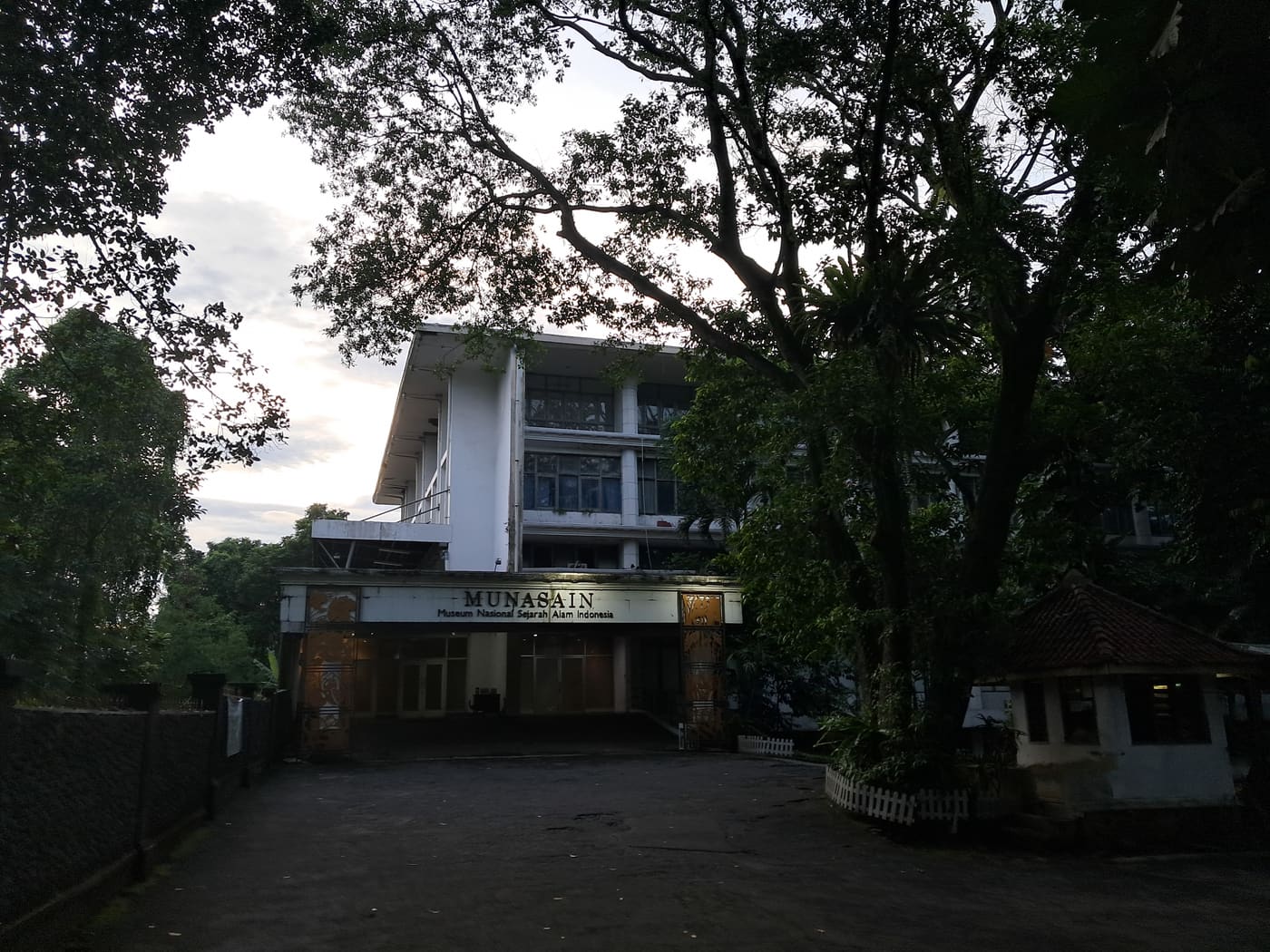 Museum Nasional Sejarah Alam Indonesia