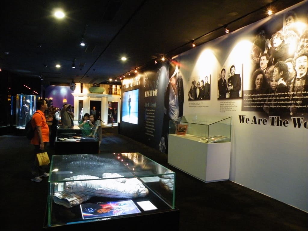 MJ Gallery at Ponte 16