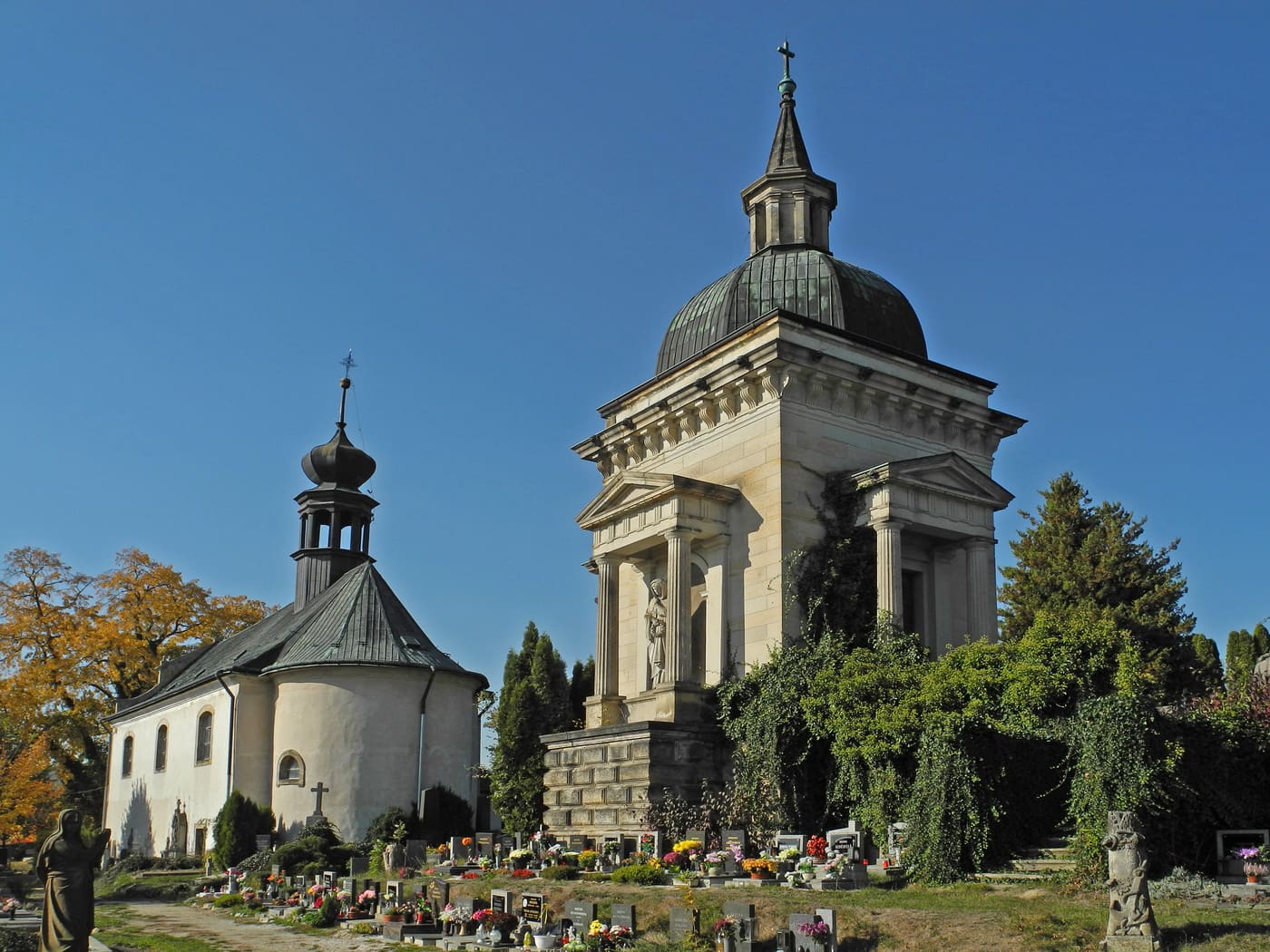 Tomb of Schmitt family