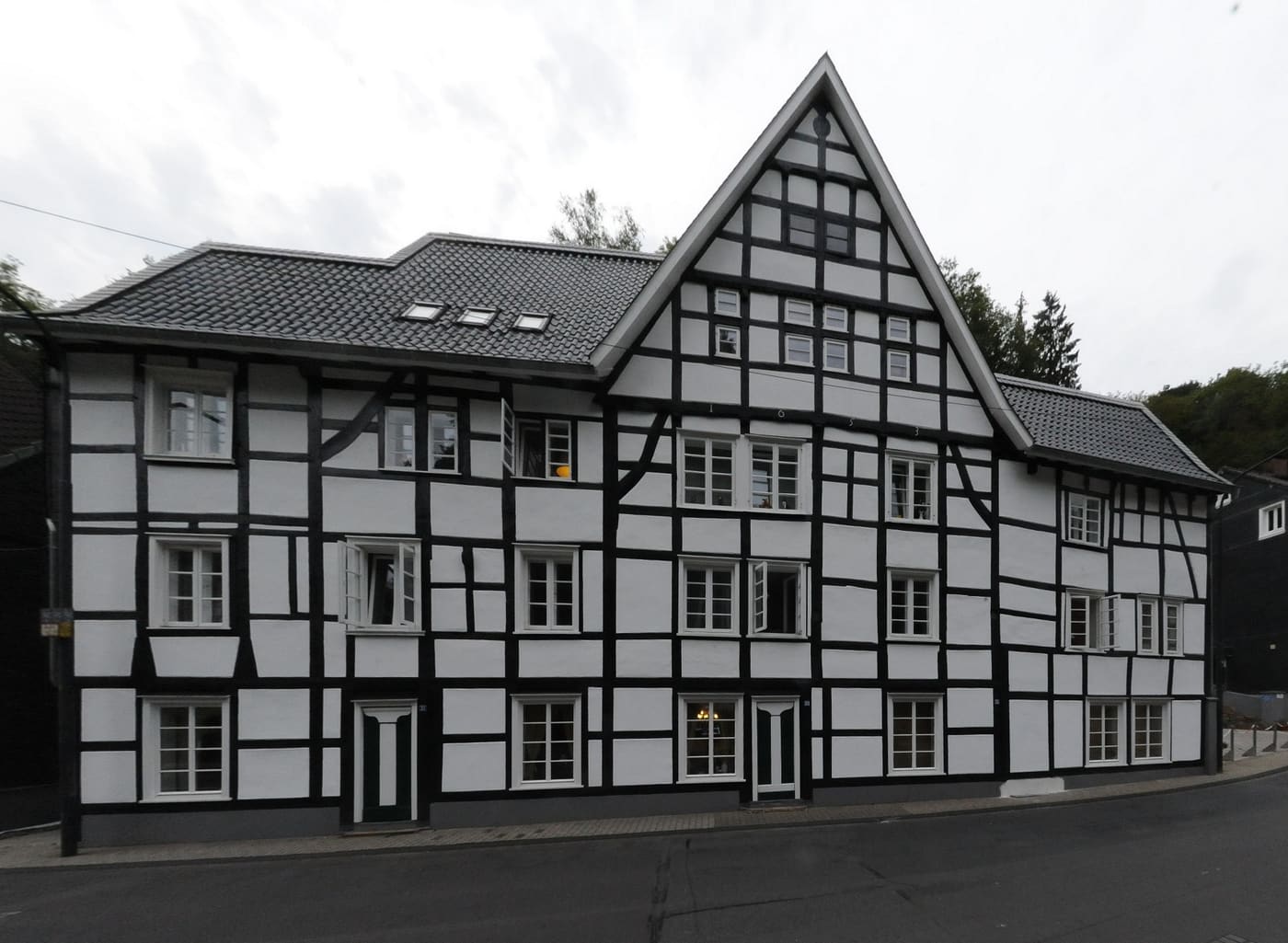 Eschbachstraße 31-37