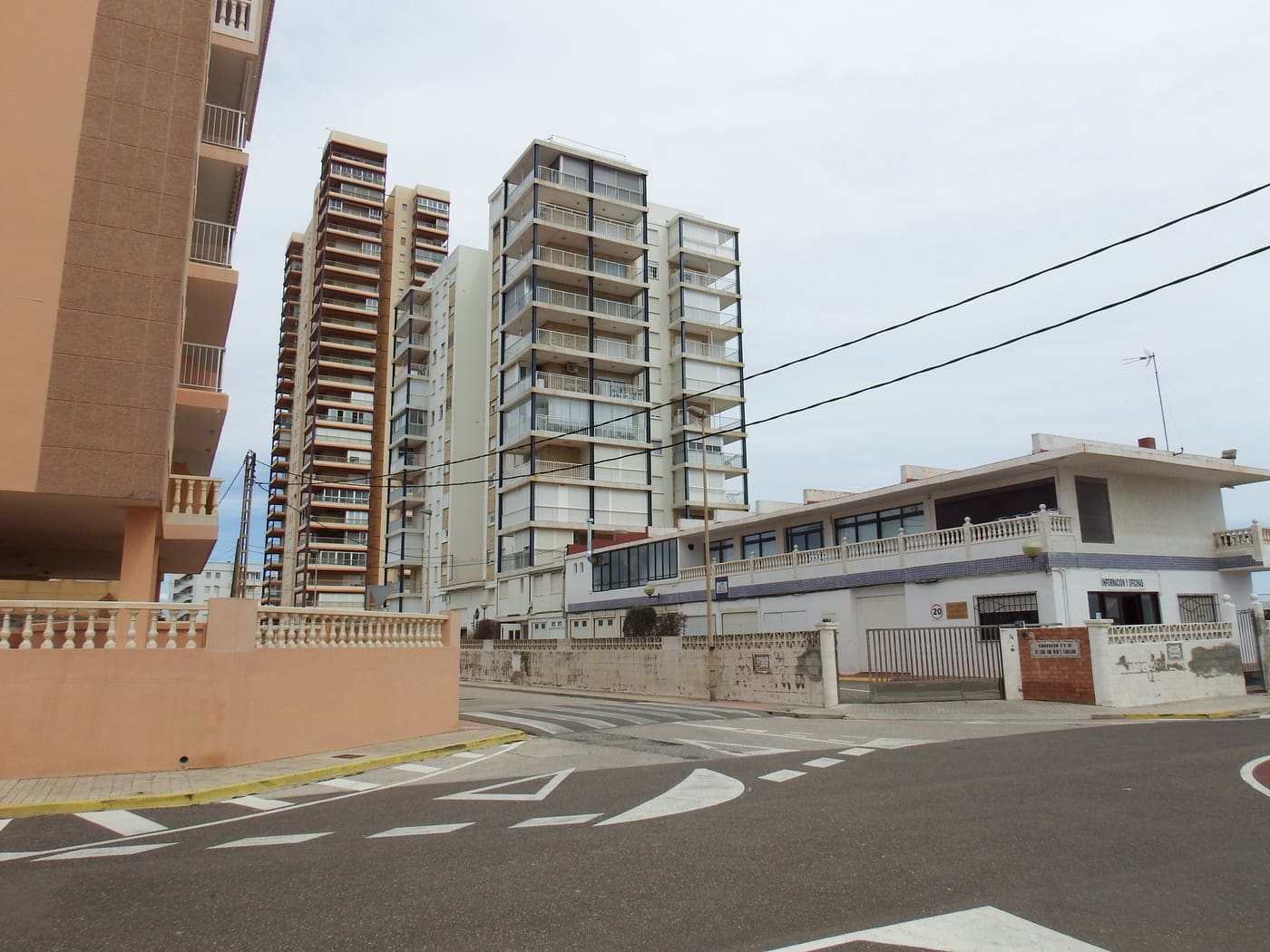 Torres Sol, Mar y Naranjos