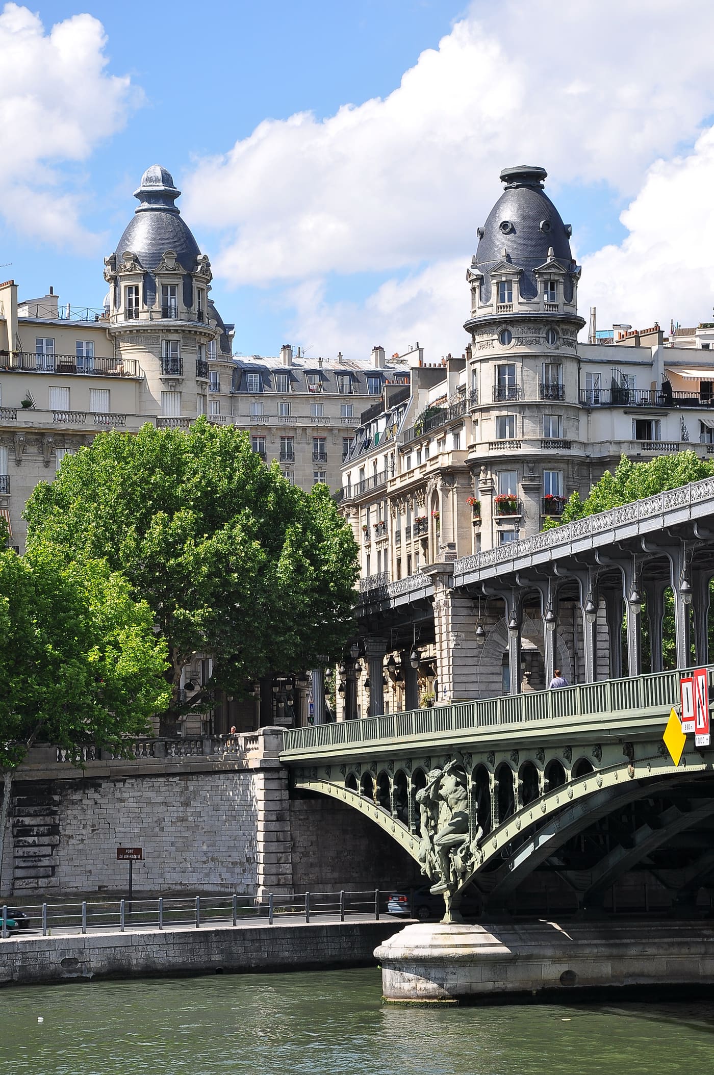 Buildings in the rue de l'Alboni