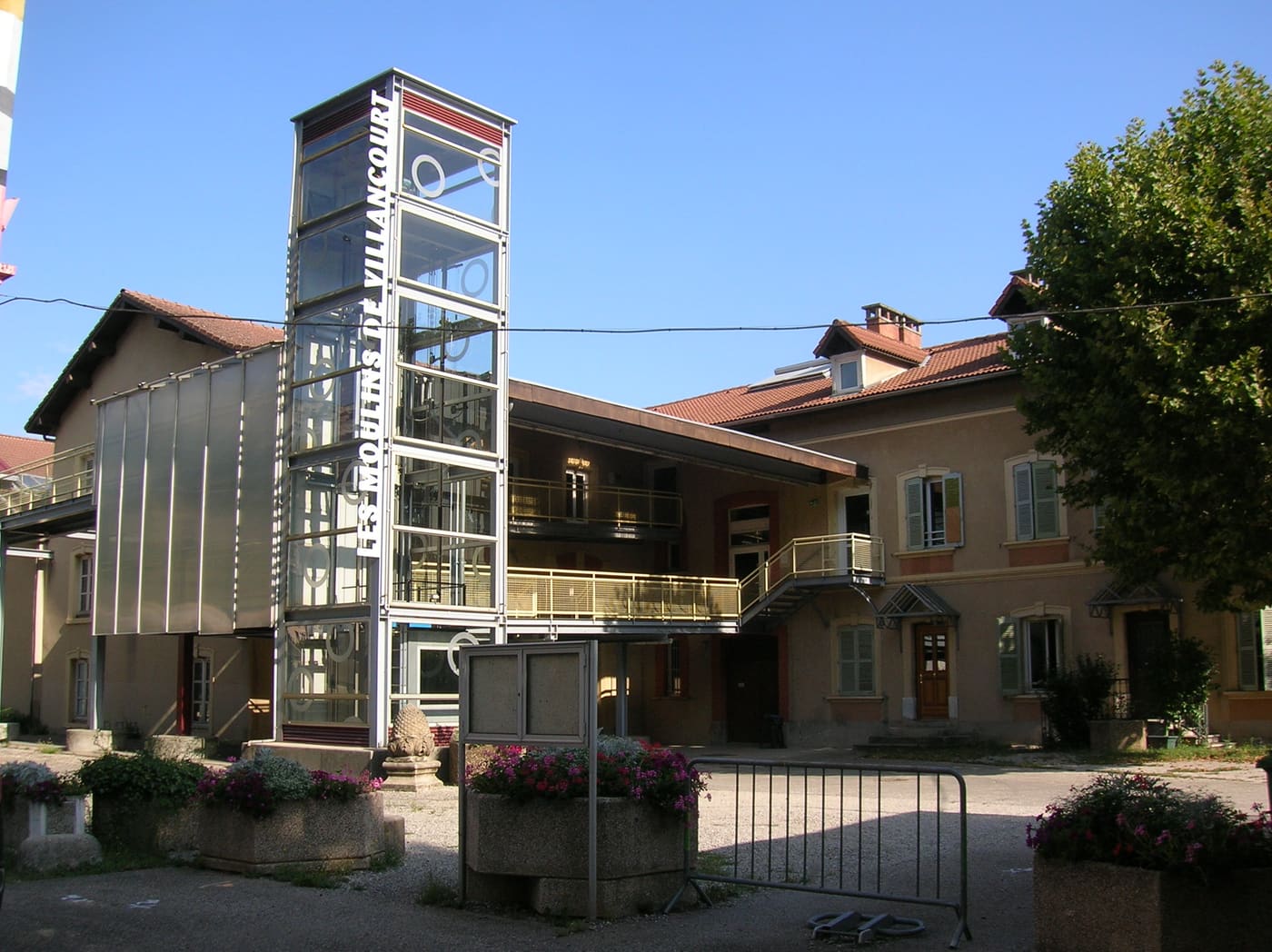 Cosmocité Science Center