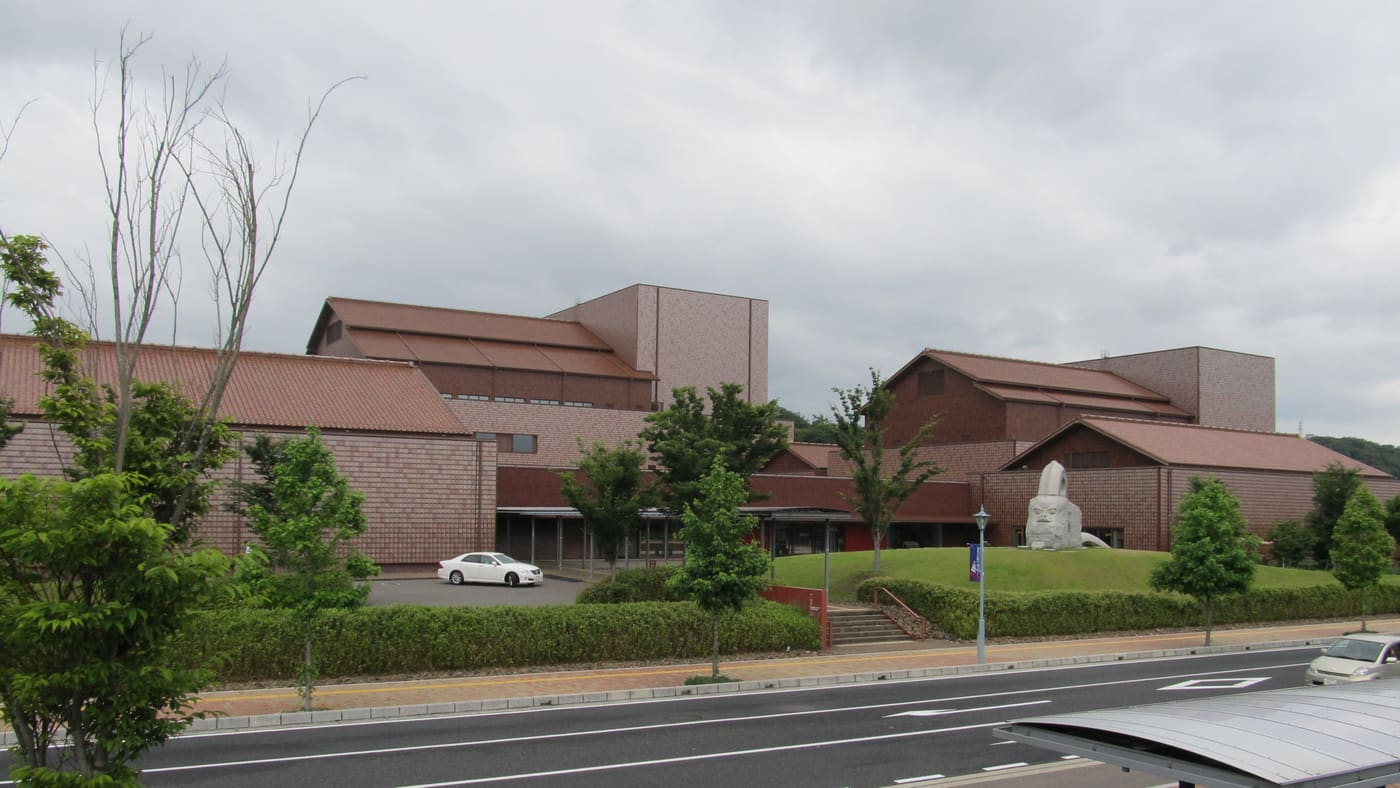Shimane Arts Center "Grand Toit"