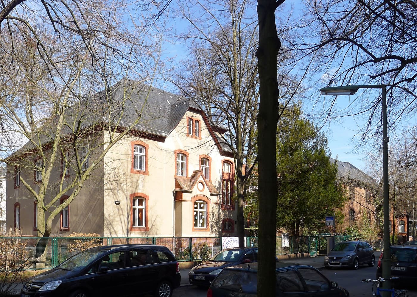 Ensemble Landhäuser Friedrich-Wilhelm-Platz 8, Goßlerstraße 1-3, Wiesbadener Straße 89