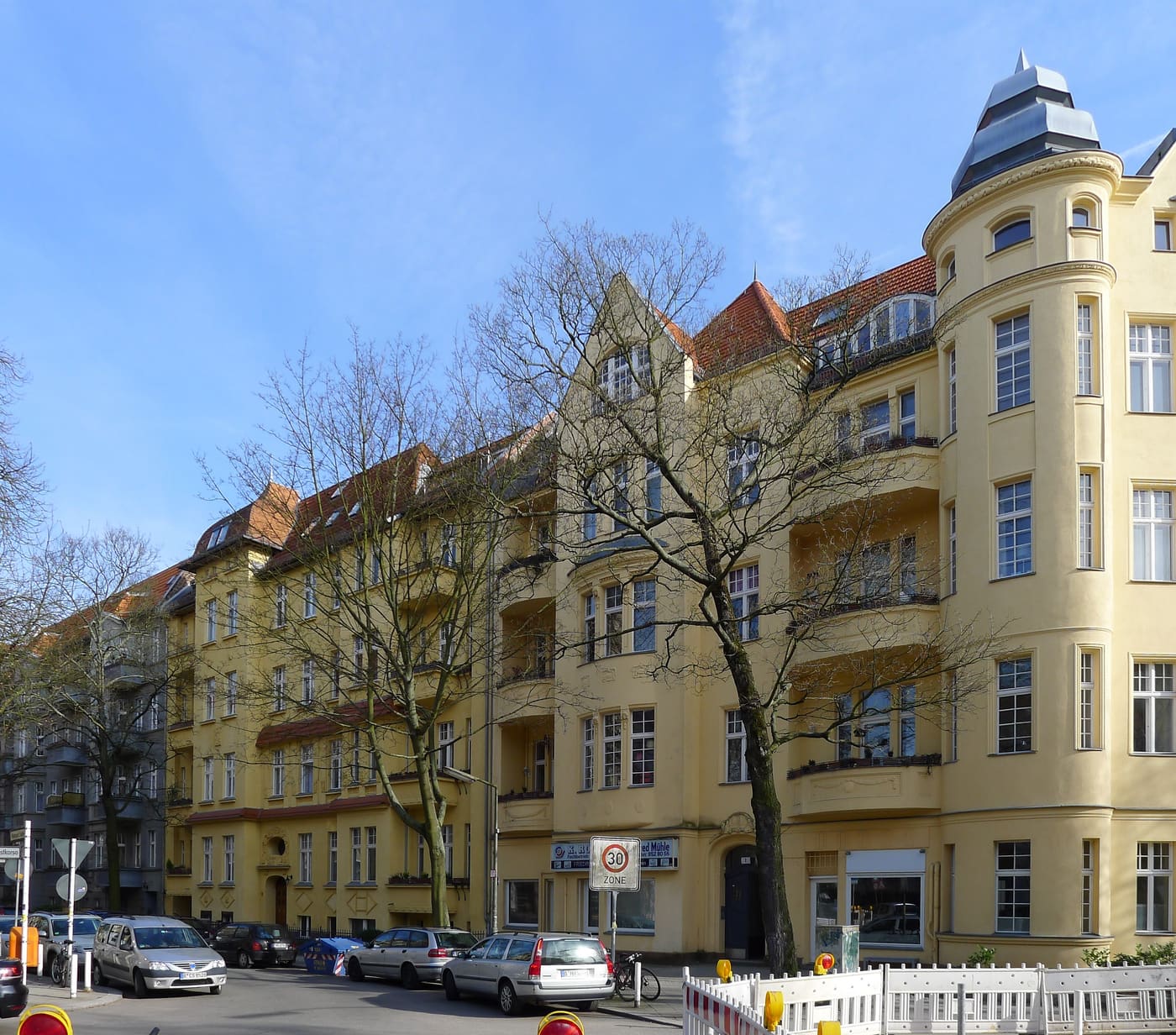 Ensemble Mietshäuser Mainauer Straße 7-9, Görresstraße 30, Südwestkorso 70