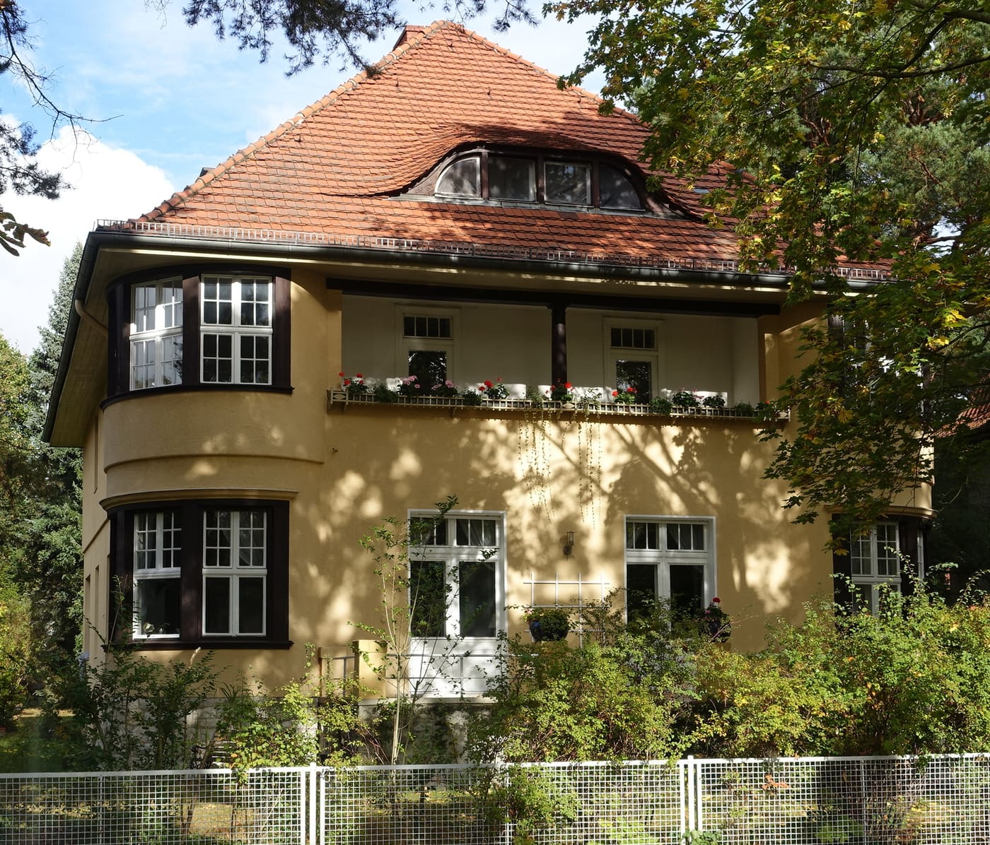 Stadtplatz, Schulhaus und Wohnhäuser Dubrowplatz 2/6