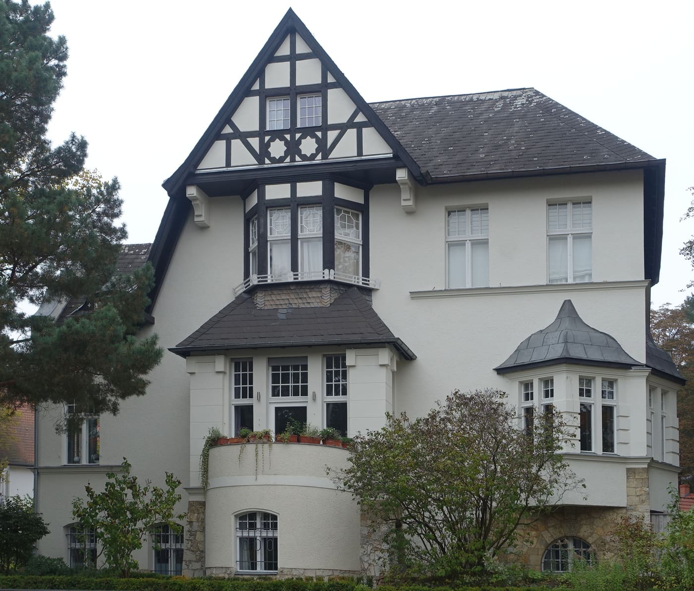Lindenthaler Allee 5, Veronikasteig 2/4
