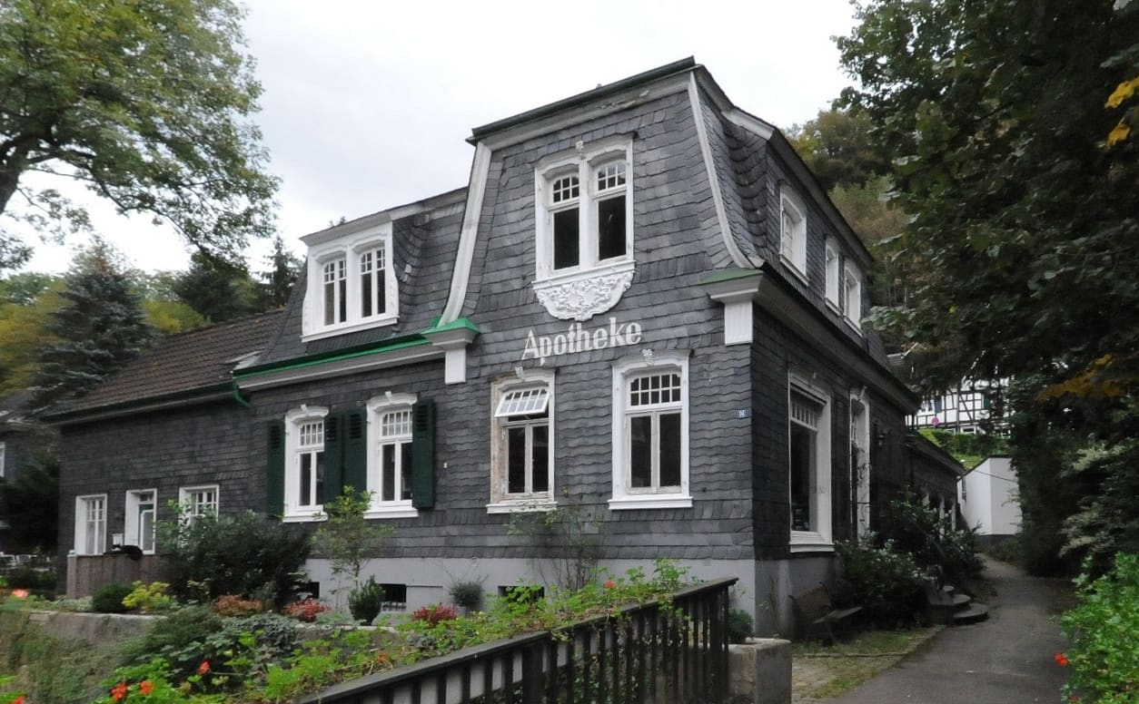 Eschbachstraße 12, 16, 18