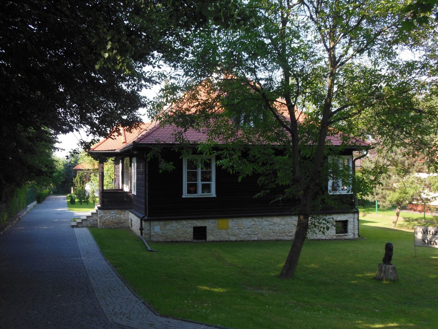 15 Sarnie Uroczysko Street in Kraków