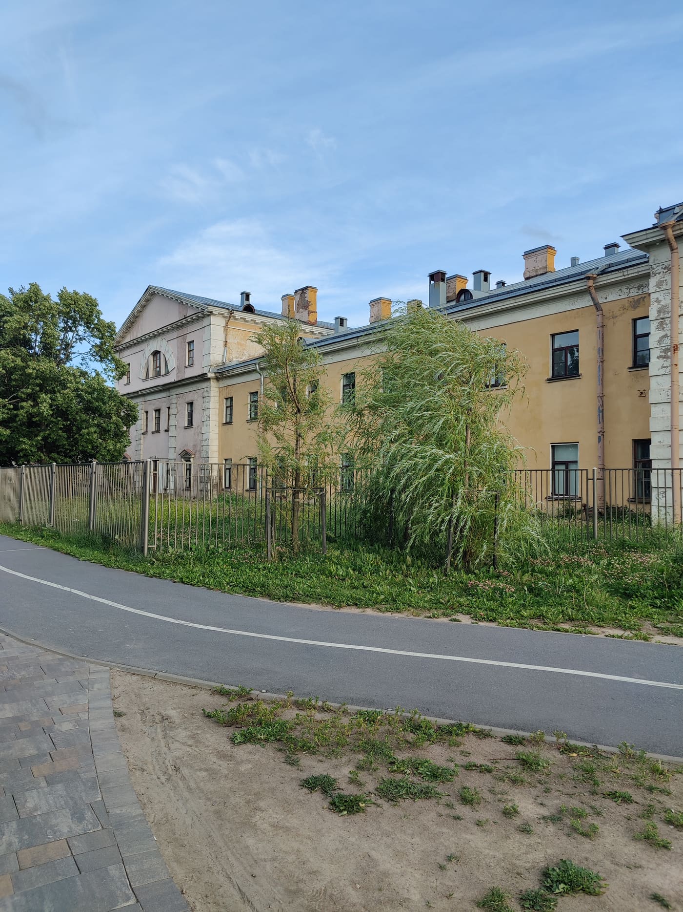 Quarters of the Lifeguard Grenadier Regiment (Petrovsky quarters)