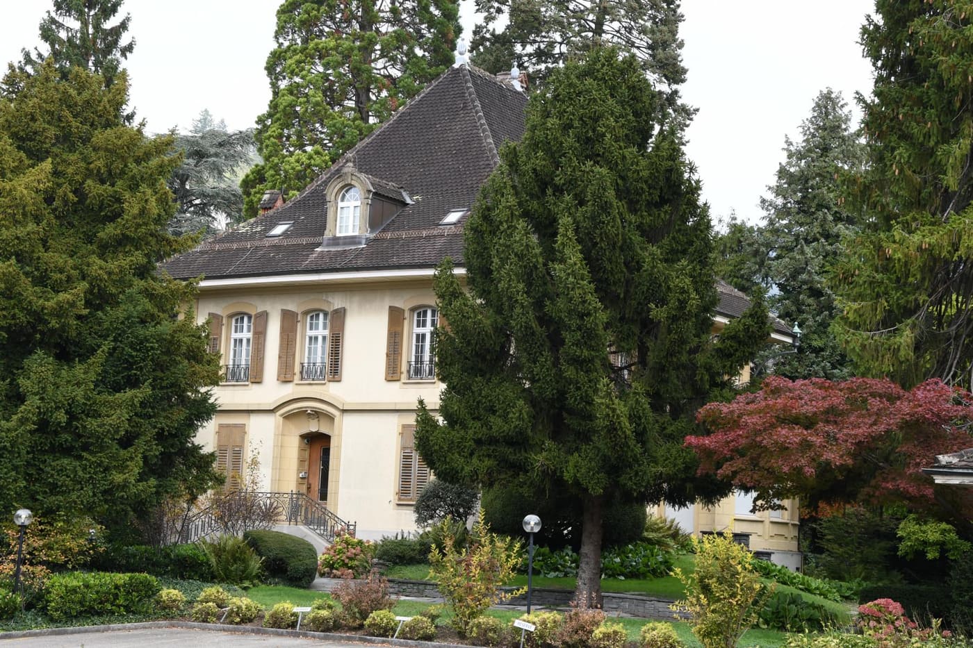 Villa and garage