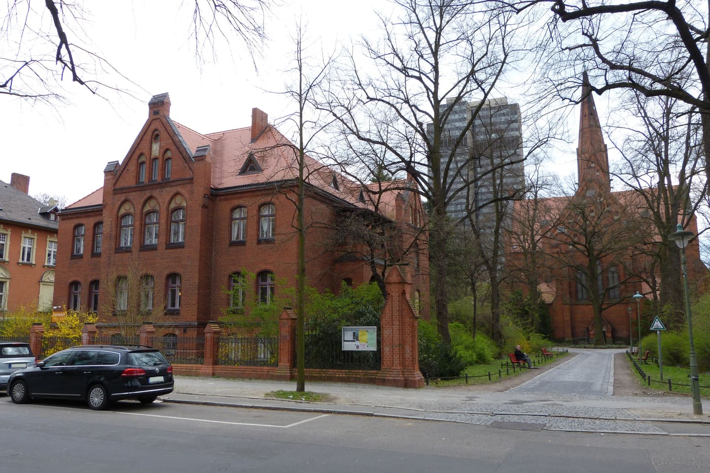 Ev. Matthäuskirche and Dorfkirchhof Steglitz
