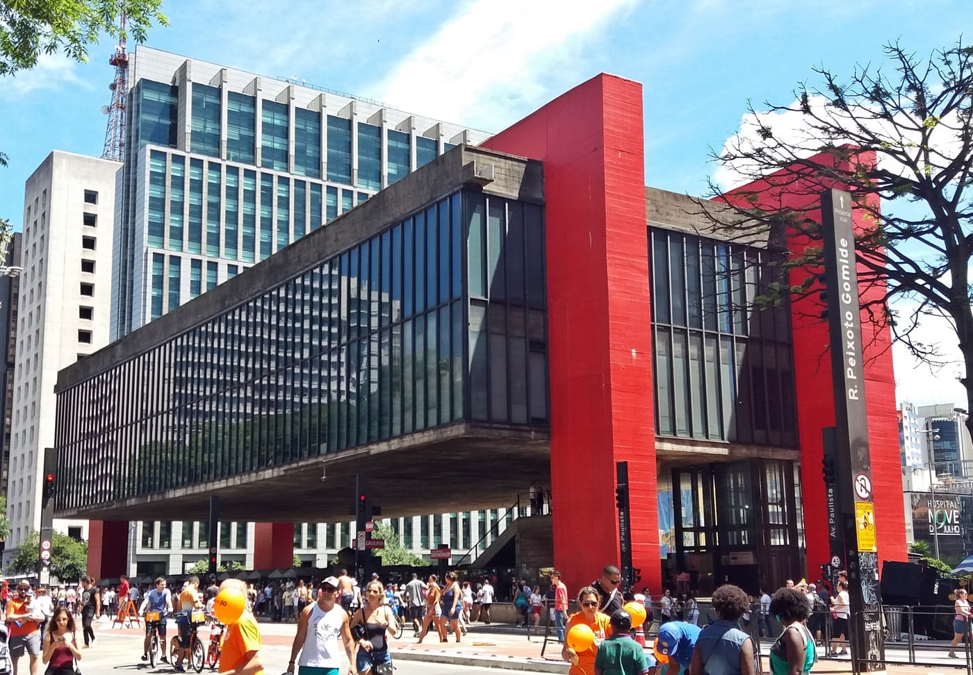 São Paulo Museum of Art building