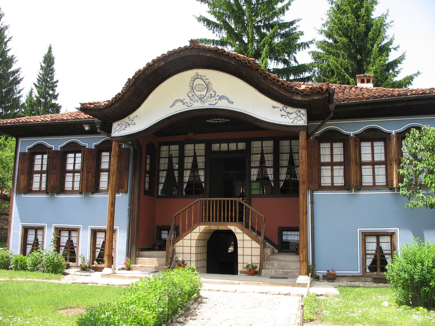 Lyutov House
