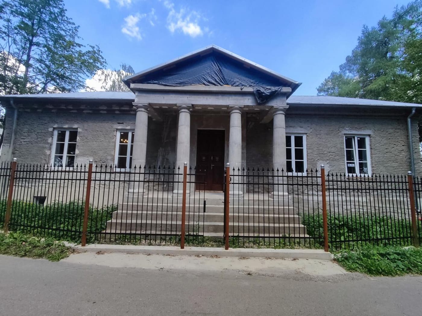 Manor complex in Dziemięrzyce