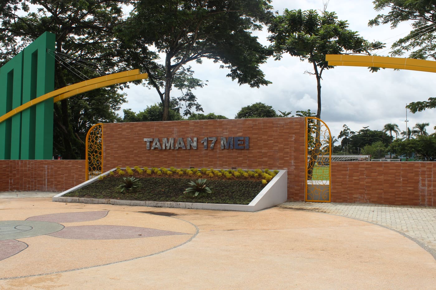 17 May Park