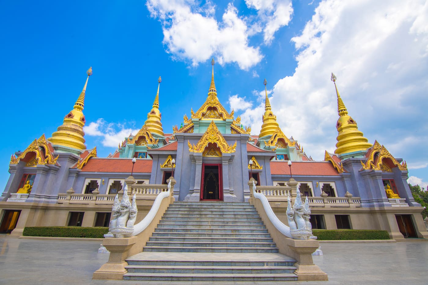 Phra Mahathat Chedi Phakdee Prakat