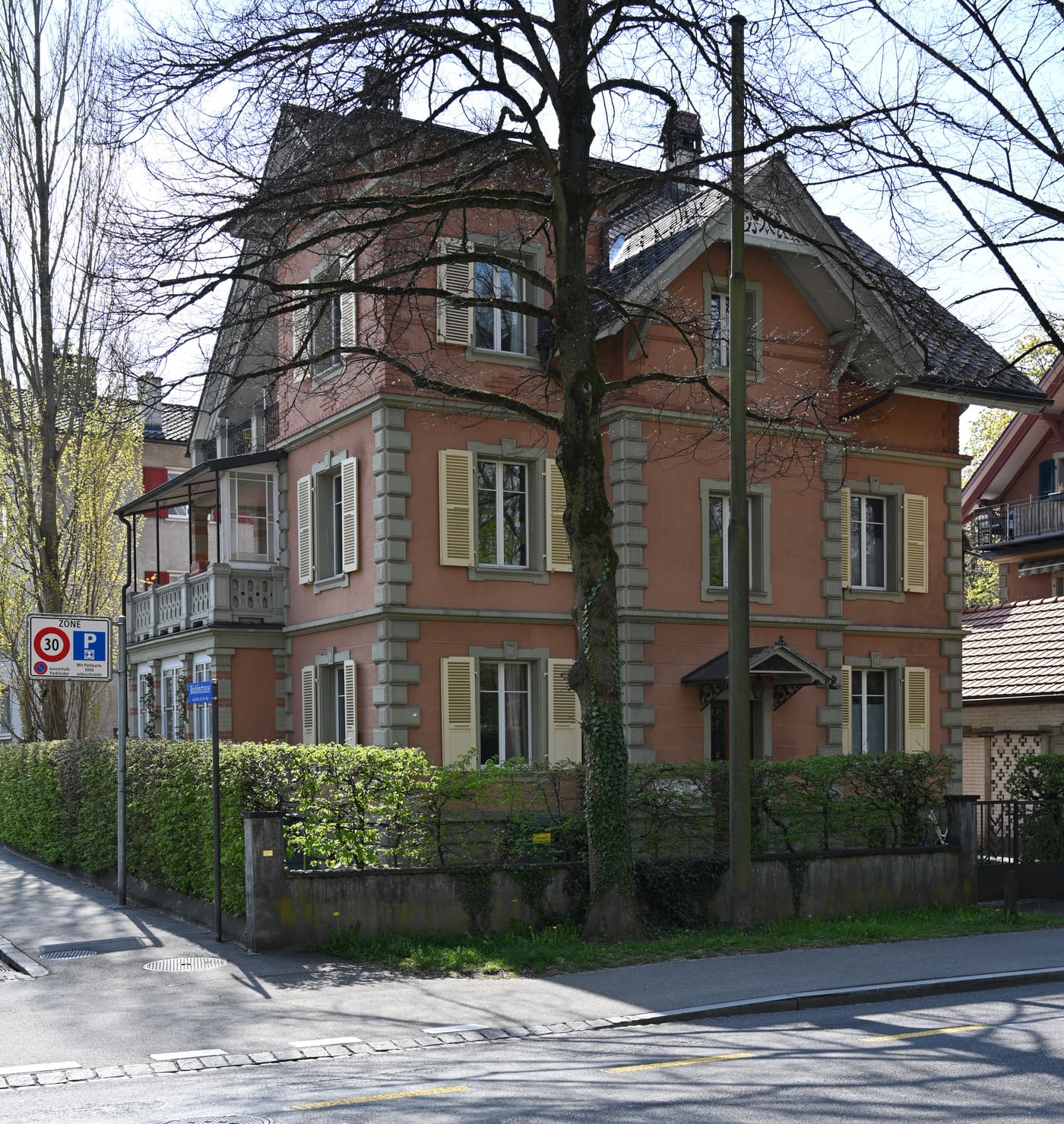 Multi-Story Residential Building Muristrasse 50