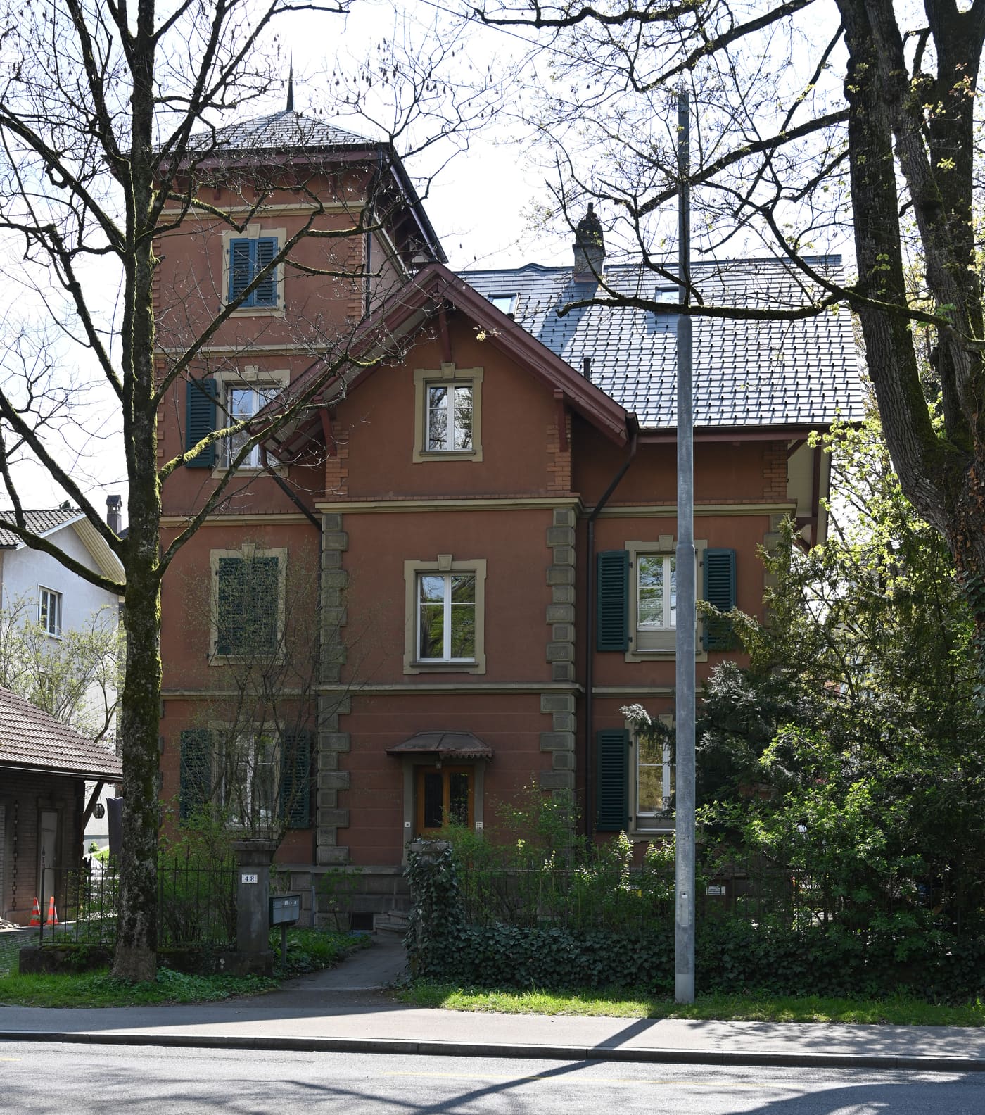 Multi-Story Residential Building Muristrasse 48