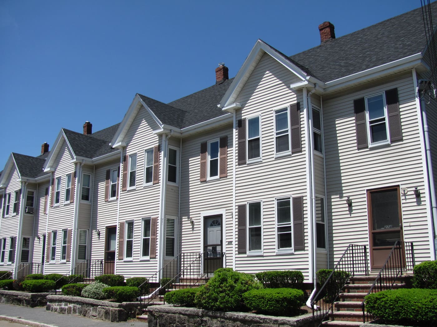 Rowhouses at 256–274 Haven Street