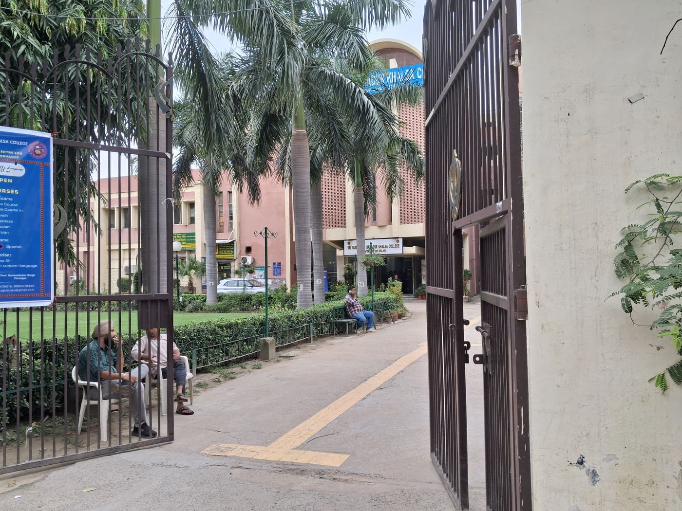Sri Guru Tegh Bahadur Khalsa College