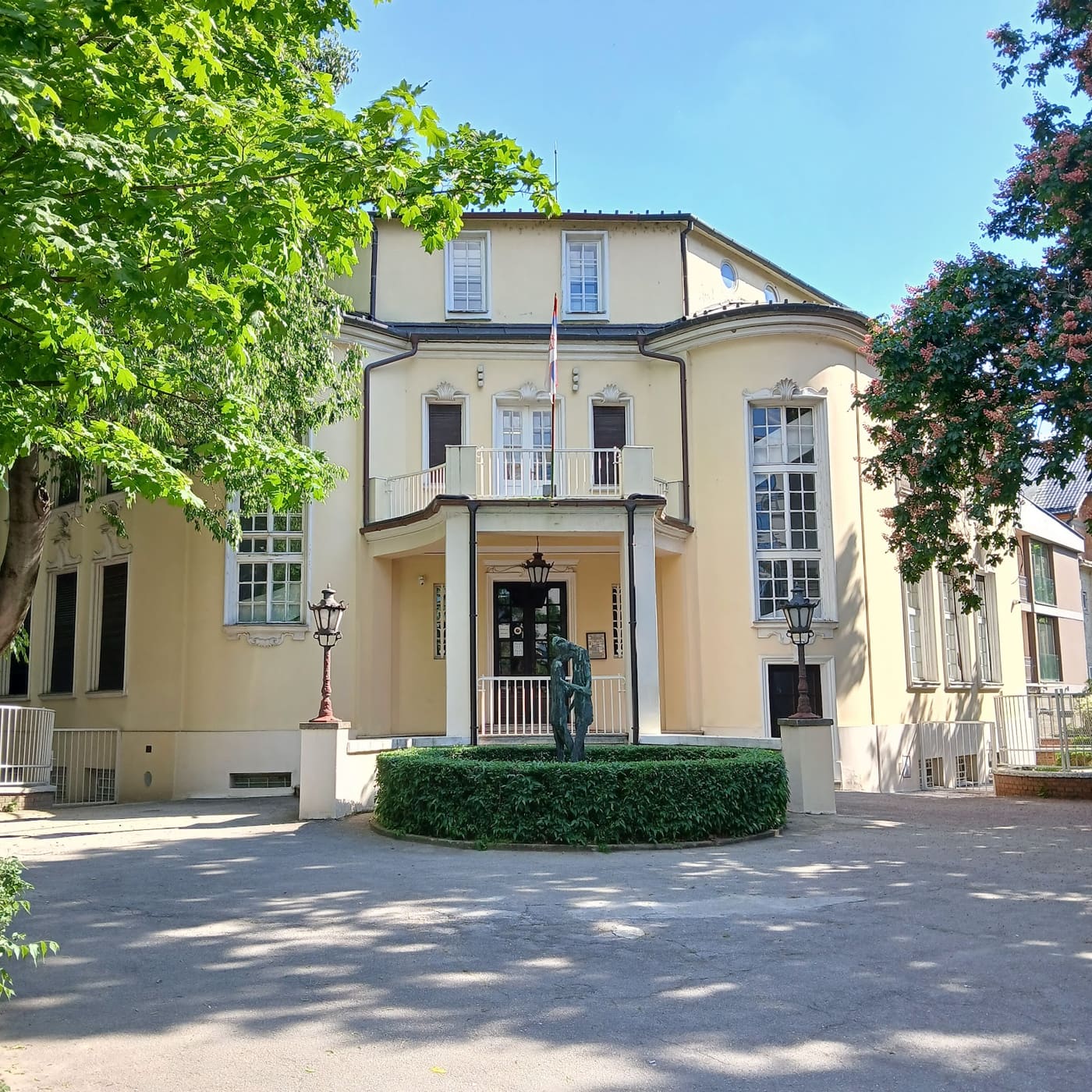 Building of the Gallery of Fine Arts – Gift Collection of Rajko Mamuzić