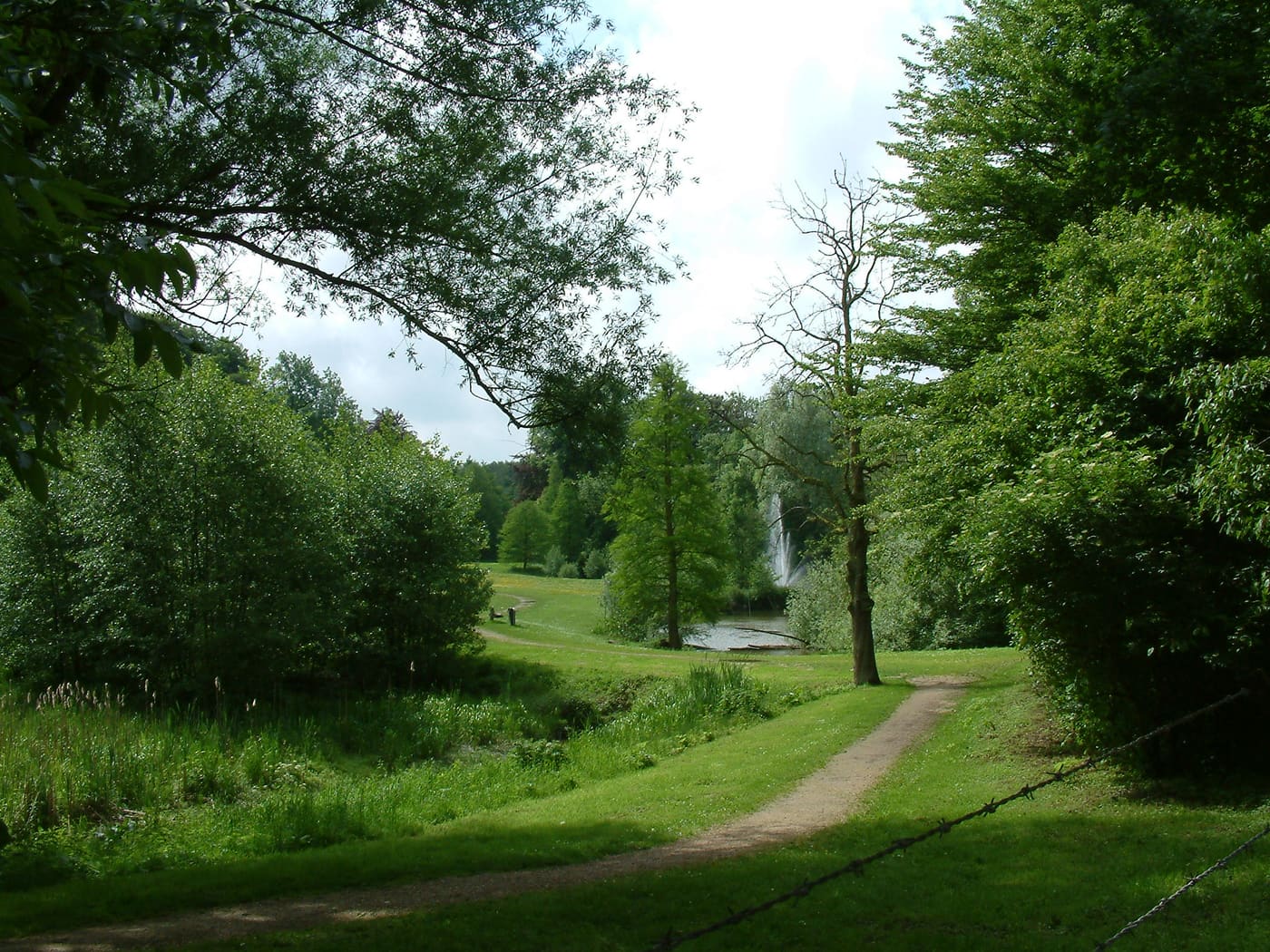Genbroek Castle: historic garden and park landscaping