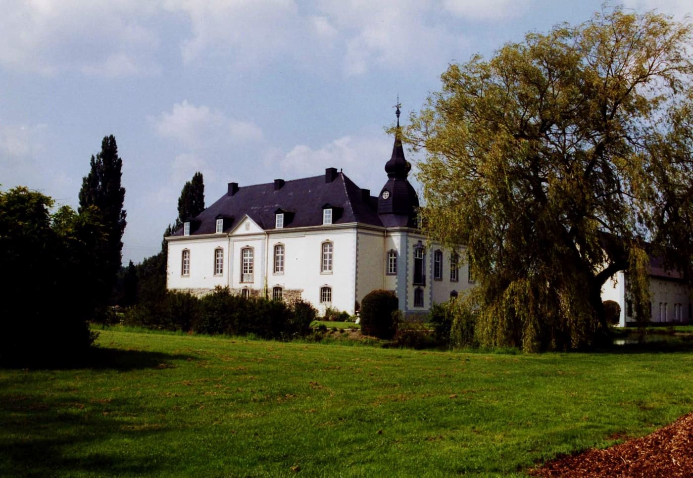 Meerssenhoven Castle: historic garden and park landscaping