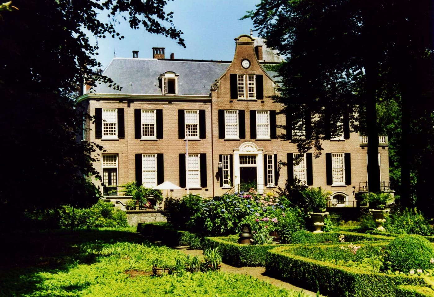 Groot Hoenlo (historic park and garden)
