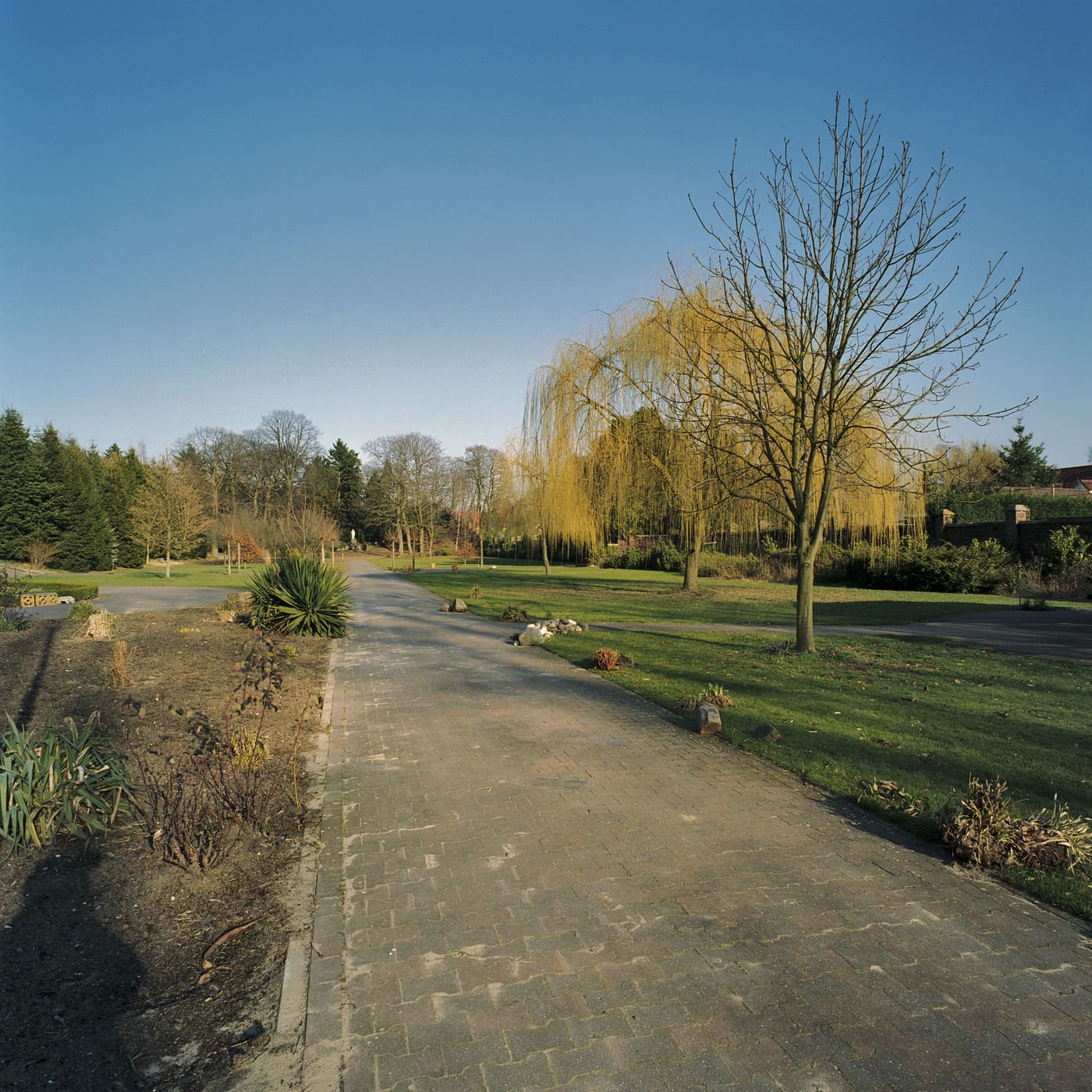 Heilig Hartklooster: gardens with park