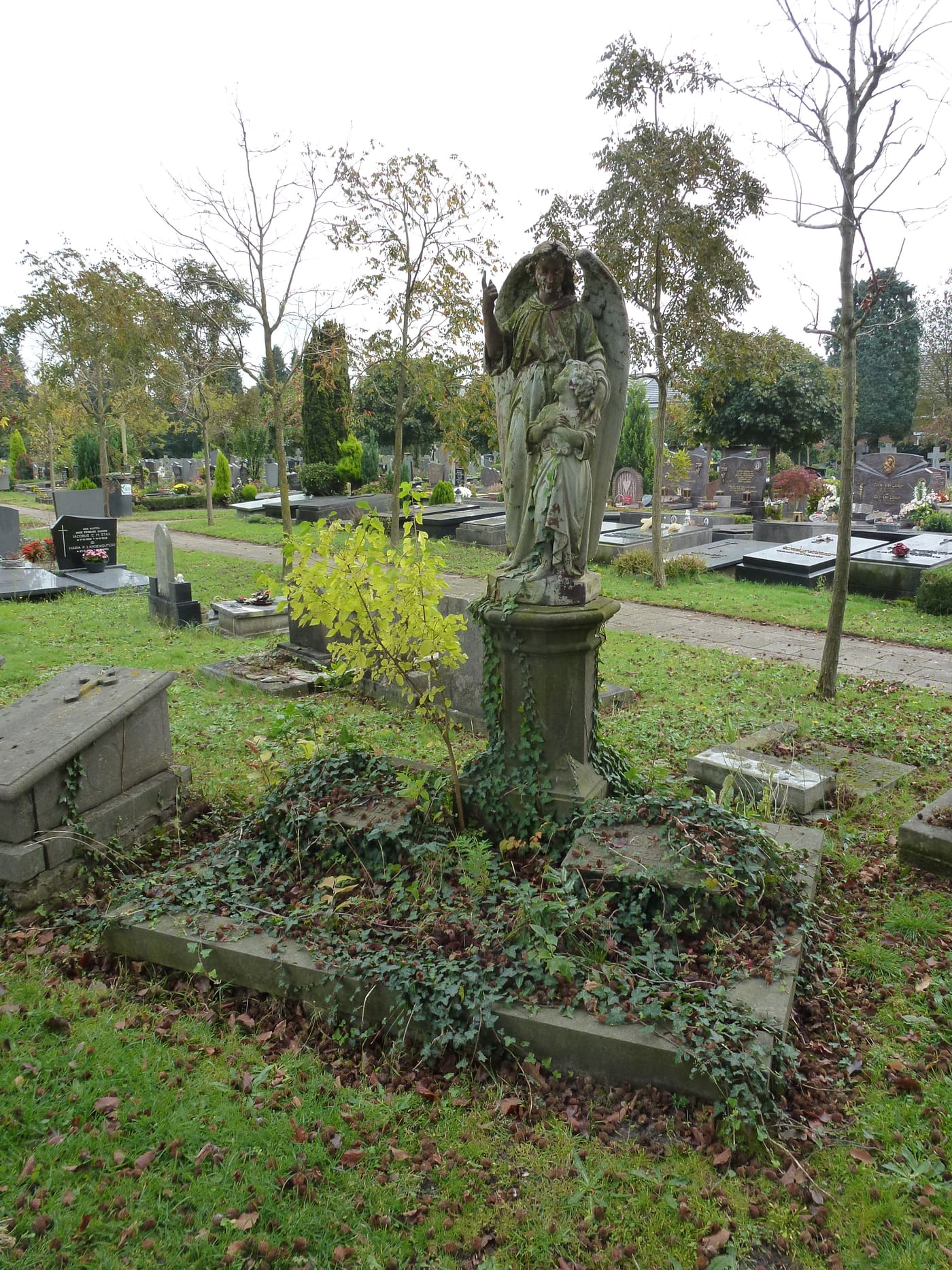 Molenstraat Roman Catholic Cemetery
