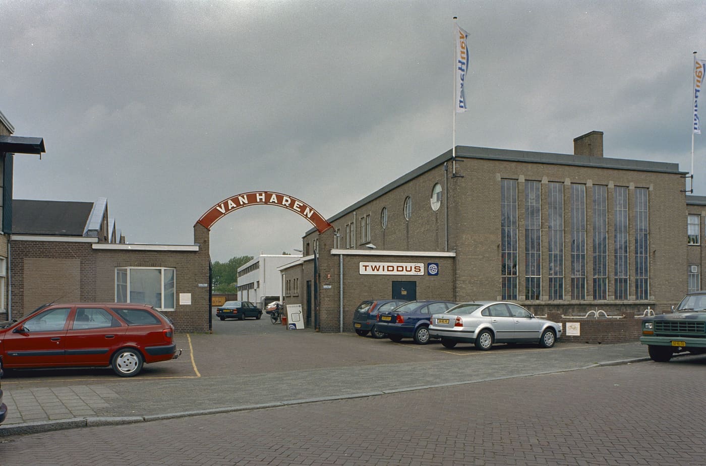 Van Haren, Waalwijk