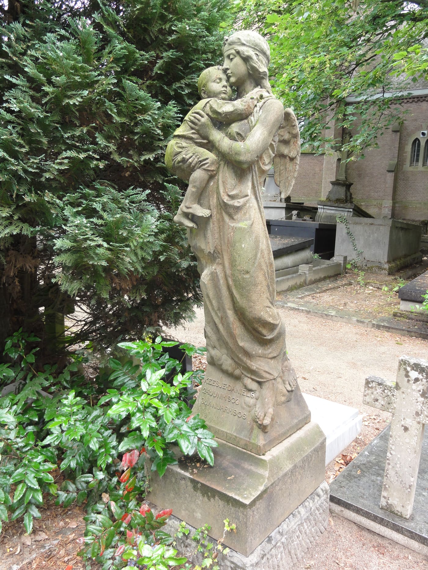 Orthen Cemetery